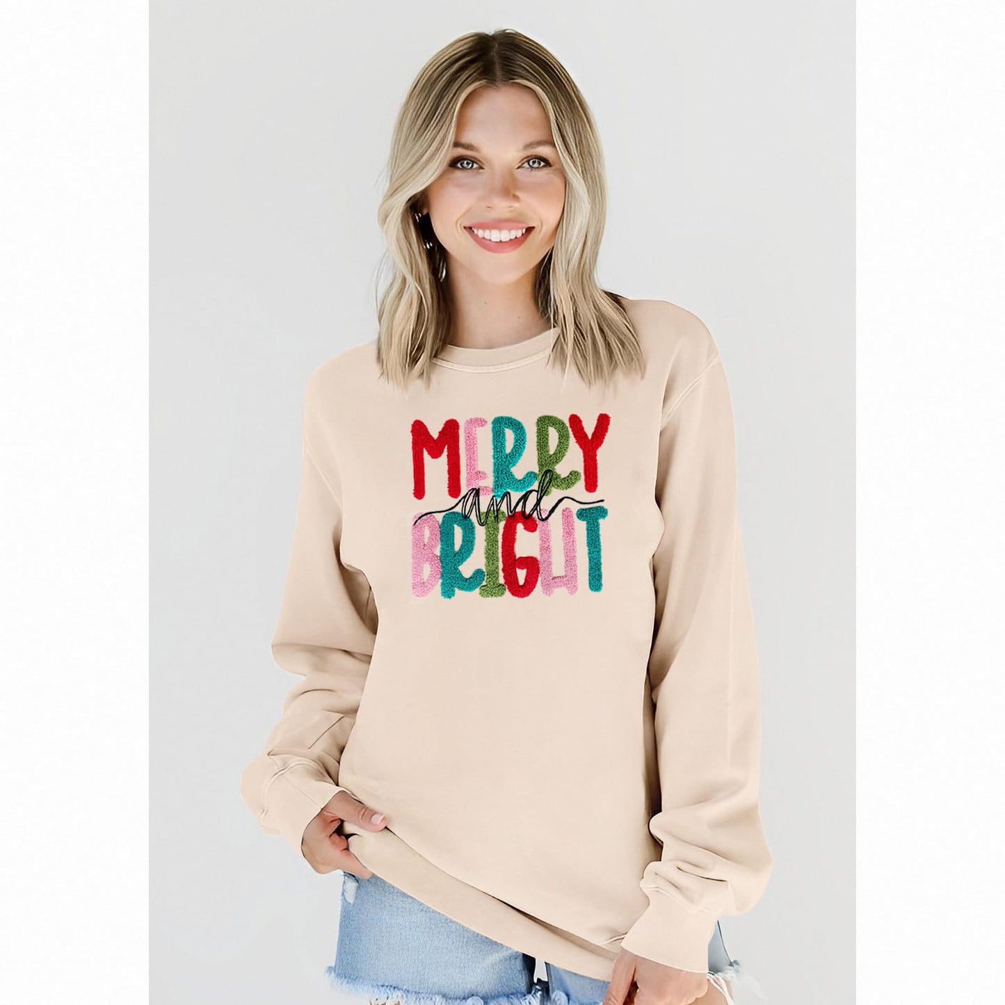 Merry Christmas Sweatshirts Women Merry And Bright Christmas Pullover Top Chenille Patch Letter Printed Xmas Gifts Top Apricot
