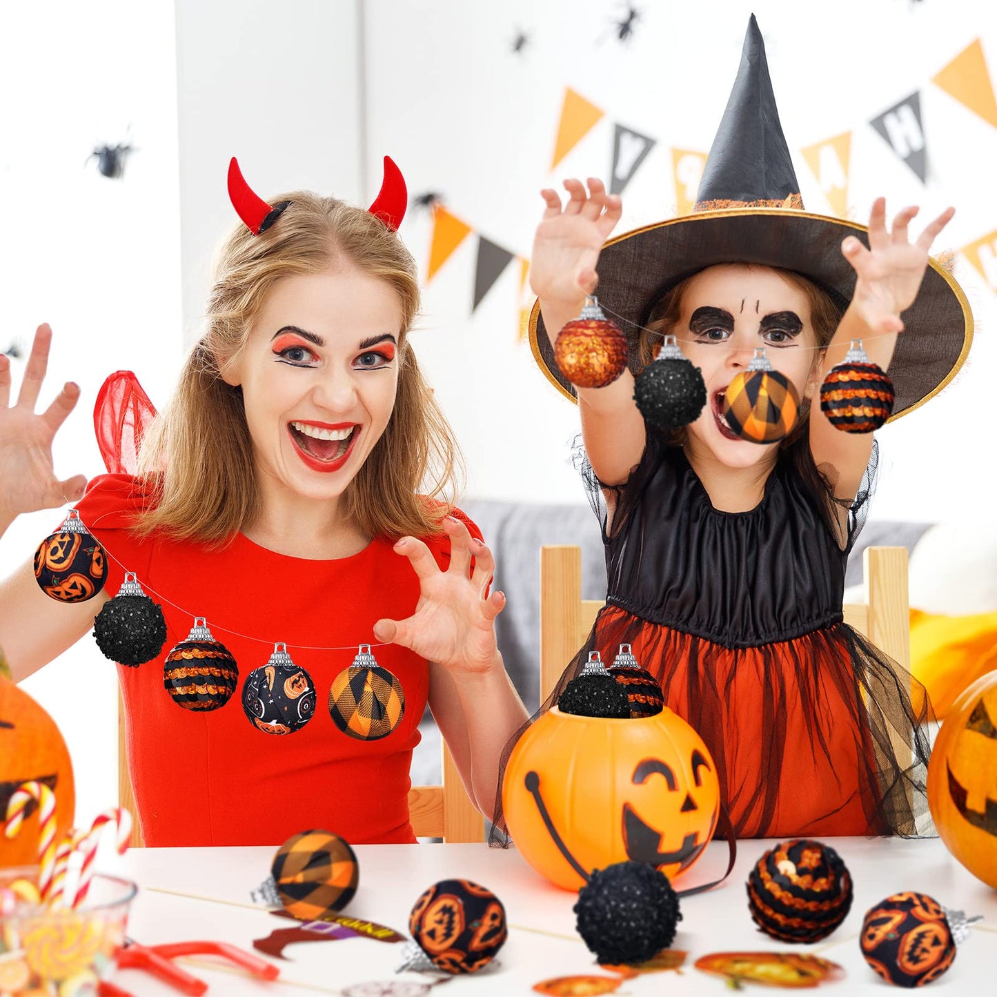 Lenwen 24 Pcs Halloween Tree Ball Ornaments 1.18 Inch Halloween Tree Decorations Glitter Black Orange Sequin Balls for Christmas Party Decor