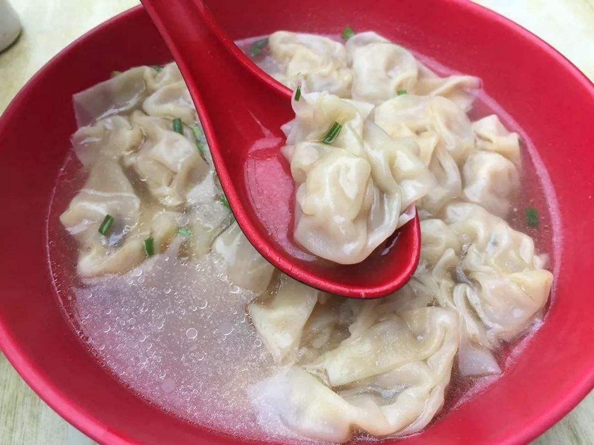 JapanBargain 2384x4, Set of 4 Asian Japanese Chinese Wonton Soba Rice Pho Ramen Noodle Soup Spoons, Black/Red