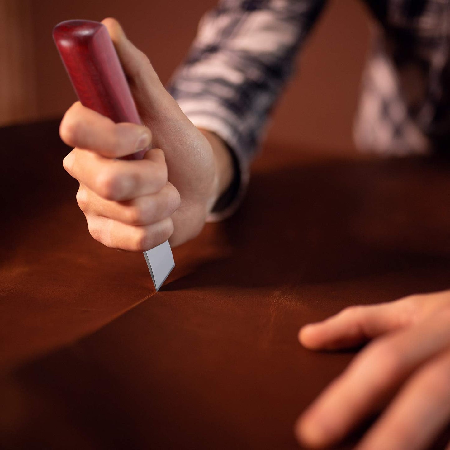 Honoson 6 Piece Leather Craft Tool Set - Includes 4 Edge Beveler, Cutting Knife, Skiving Knife, and Sandalwood Burnisher (1.5 Mm, 1.2 Mm, 1.0 Mm, 0.8 Mm)