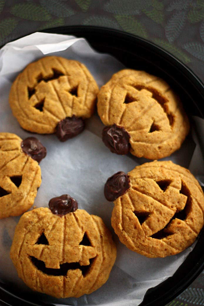 3 PCS Silicone Halloween Ghost Pumpkin Baking Mold Set Non-Stick Chocolate Jelly Fondant Cake Baking mold for Party Gift Handmade Soap Molds with Shape of Skull Bat Ghost