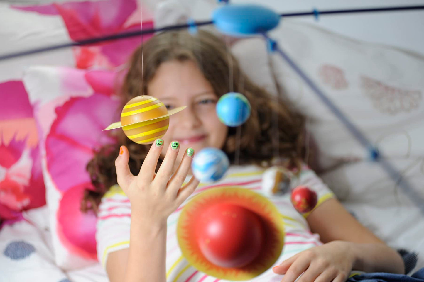 4M 3D Glow-in-the-Dark Solar System Mobile Making Kit - DIY Science Astronomy Learning Stem Toys Educational Gift for Kids & Teens, Girls & Boys