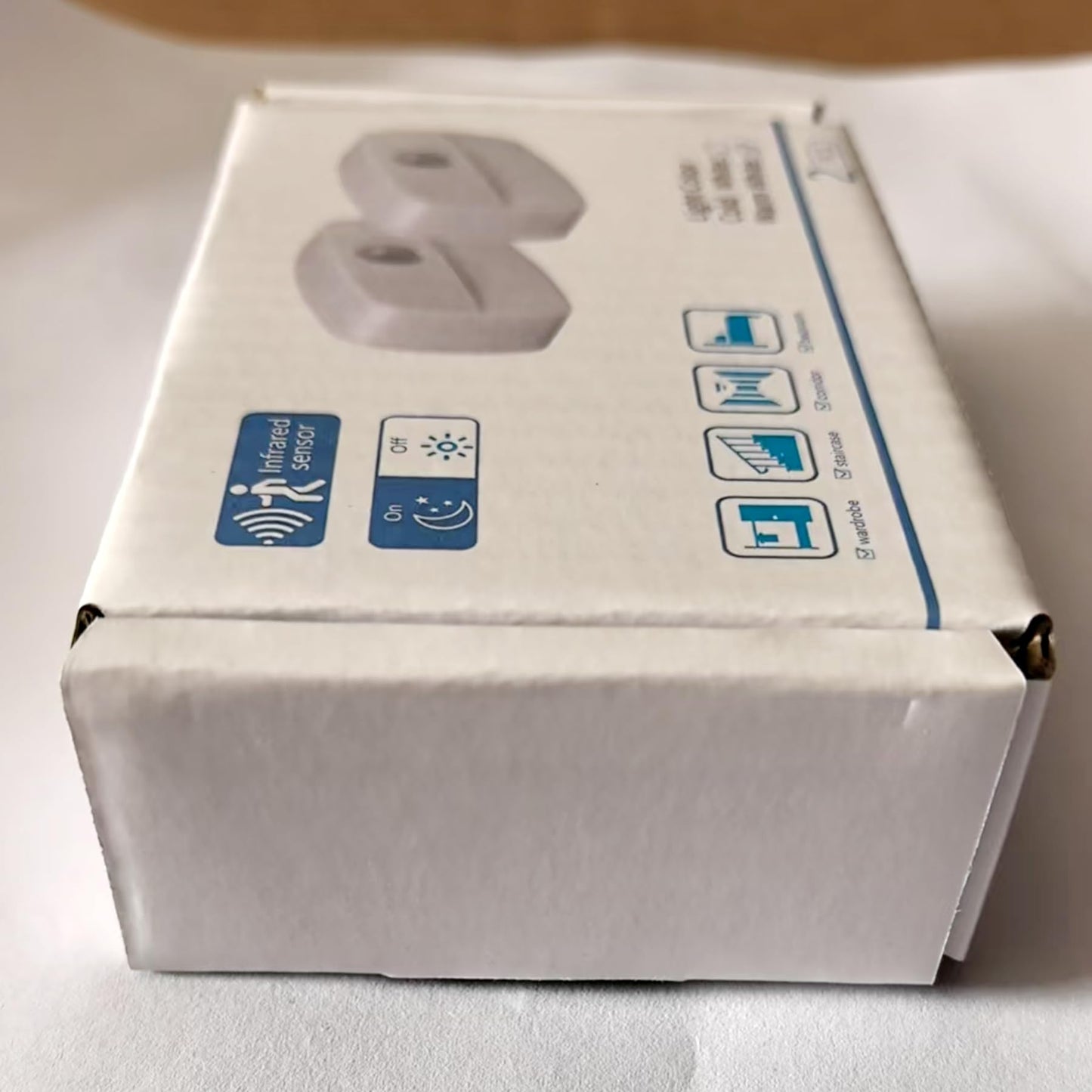 LED Night Light with Motion Sensor, AmmToo Motion Light with Battery, Indoor Night Light, Cabinet Lighting, Auto On/Off Light Sensor Light for Hallway, Stairs, Bathroom, Bedroom (Pack of 2)