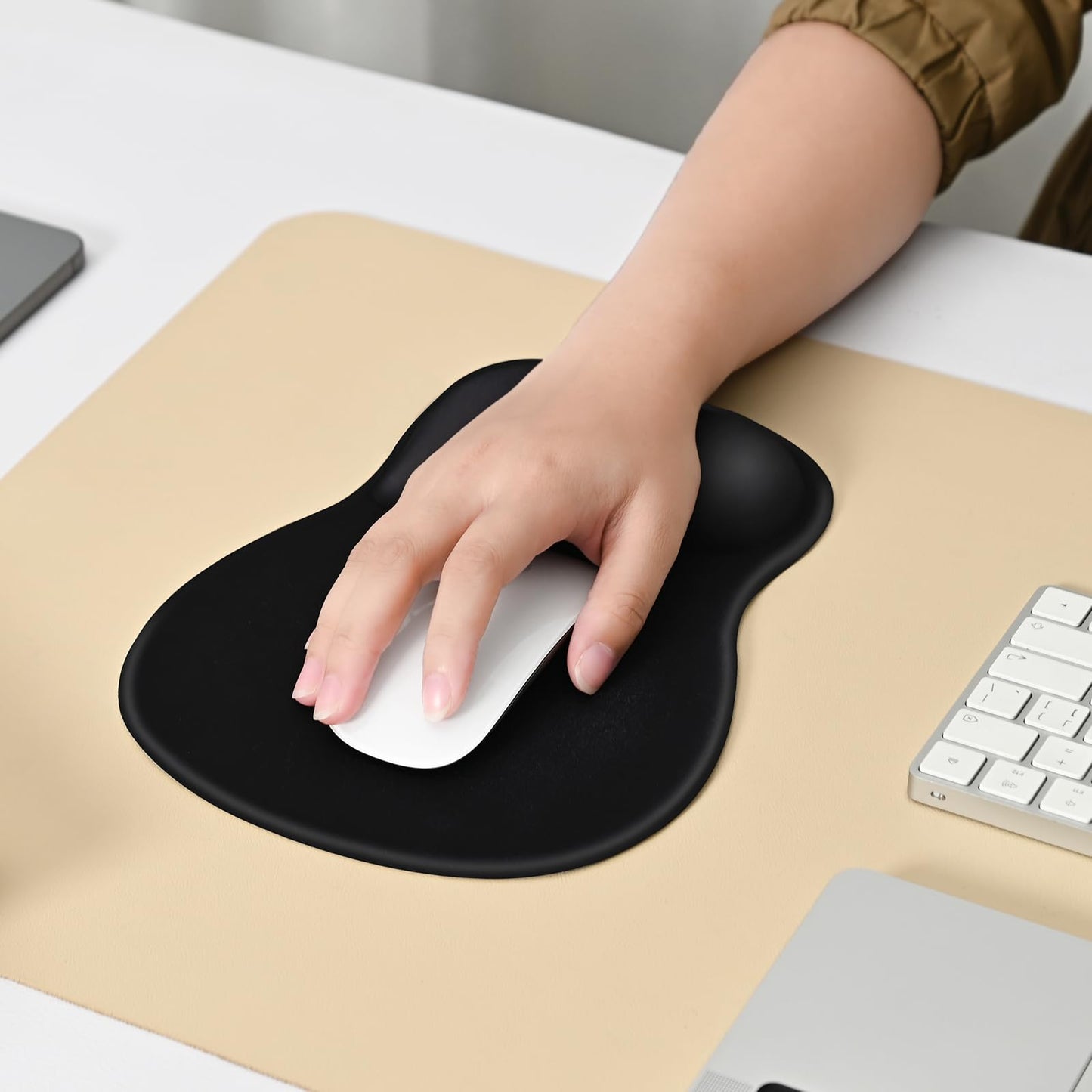 EooCoo Ergonomic Mouse Pad with Gel Wrist Rest Support Middle Concave Design, Relieve Wrist Pain Mousepad, Non-Slip Base for Laptop, Computer, Office Desk Accessories, Carpal Tunnel Syndrome