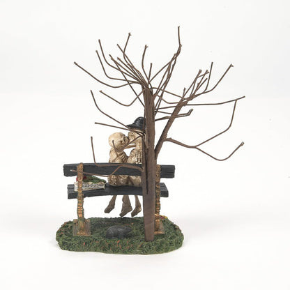 Department 56 Resin Halloween Accessories for Village Collections Kiss of Death Figurine, 5.71-Inch, Multicolor