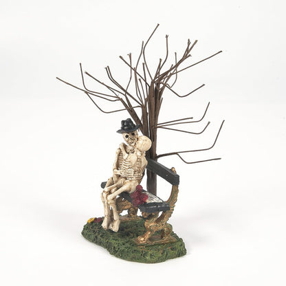 Department 56 Resin Halloween Accessories for Village Collections Kiss of Death Figurine, 5.71-Inch, Multicolor