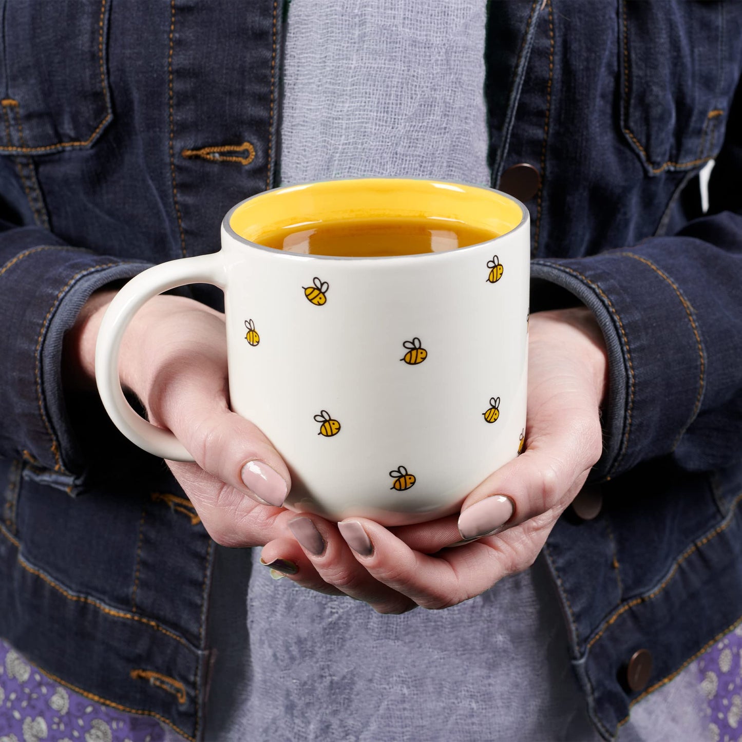 Christian Art Gifts Large Ceramic Coffee & Tea Mug for Women: Kind Words are Like Honey Inspirational Bible Verse, Non-toxic/Lead-free, Microwave/Dishwasher Safe Bumble Bee Cup, Yellow/White, 15 oz.