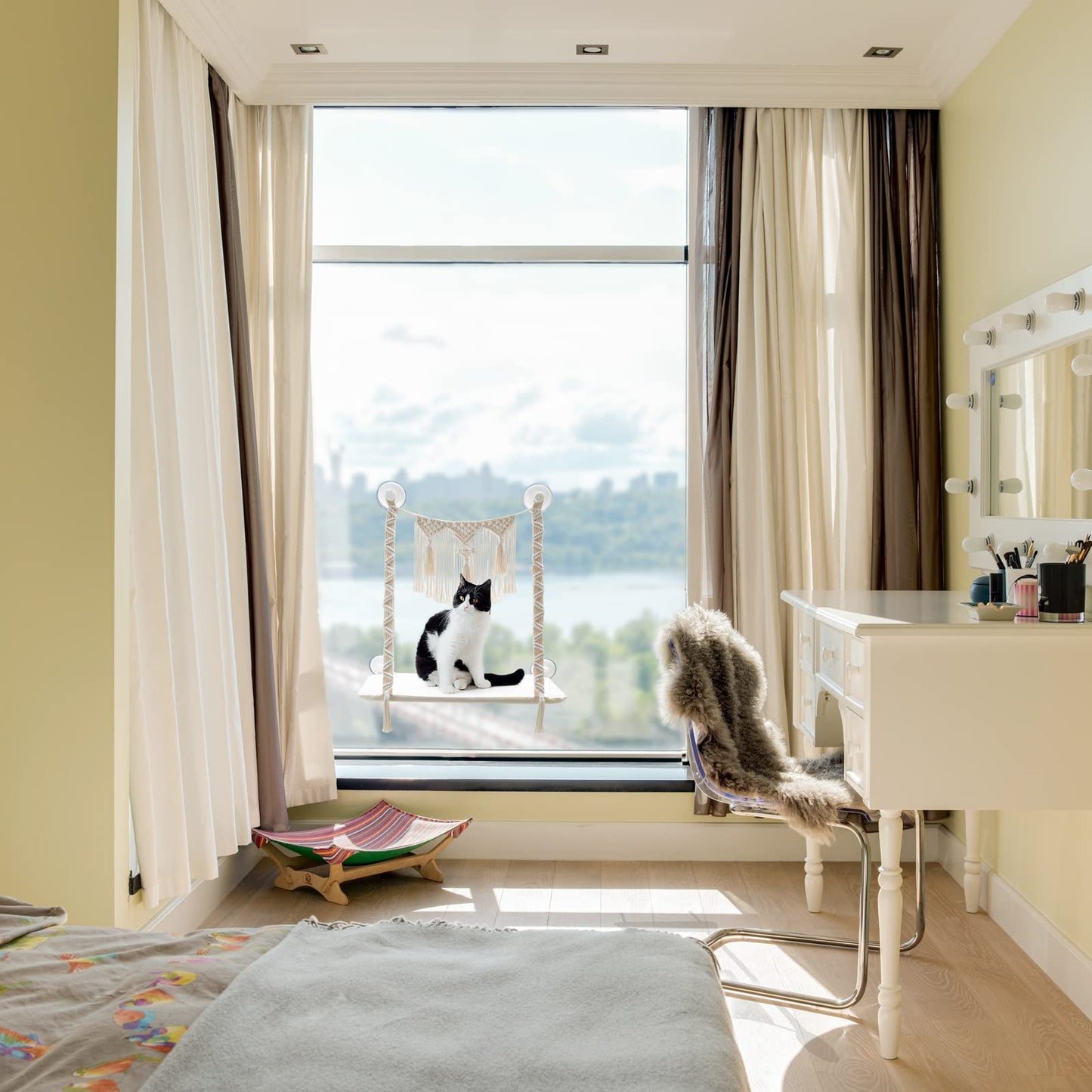 Dahey Macrame Cat Window Perch Boho Cat Hammock Wall Mounted Pet Resting Seat Bed for Indoor Cats Space Saving kitty Sunny Swing Shelf on Window Safety Holds up to 45 lbs with Screw Suction Cups, Gift