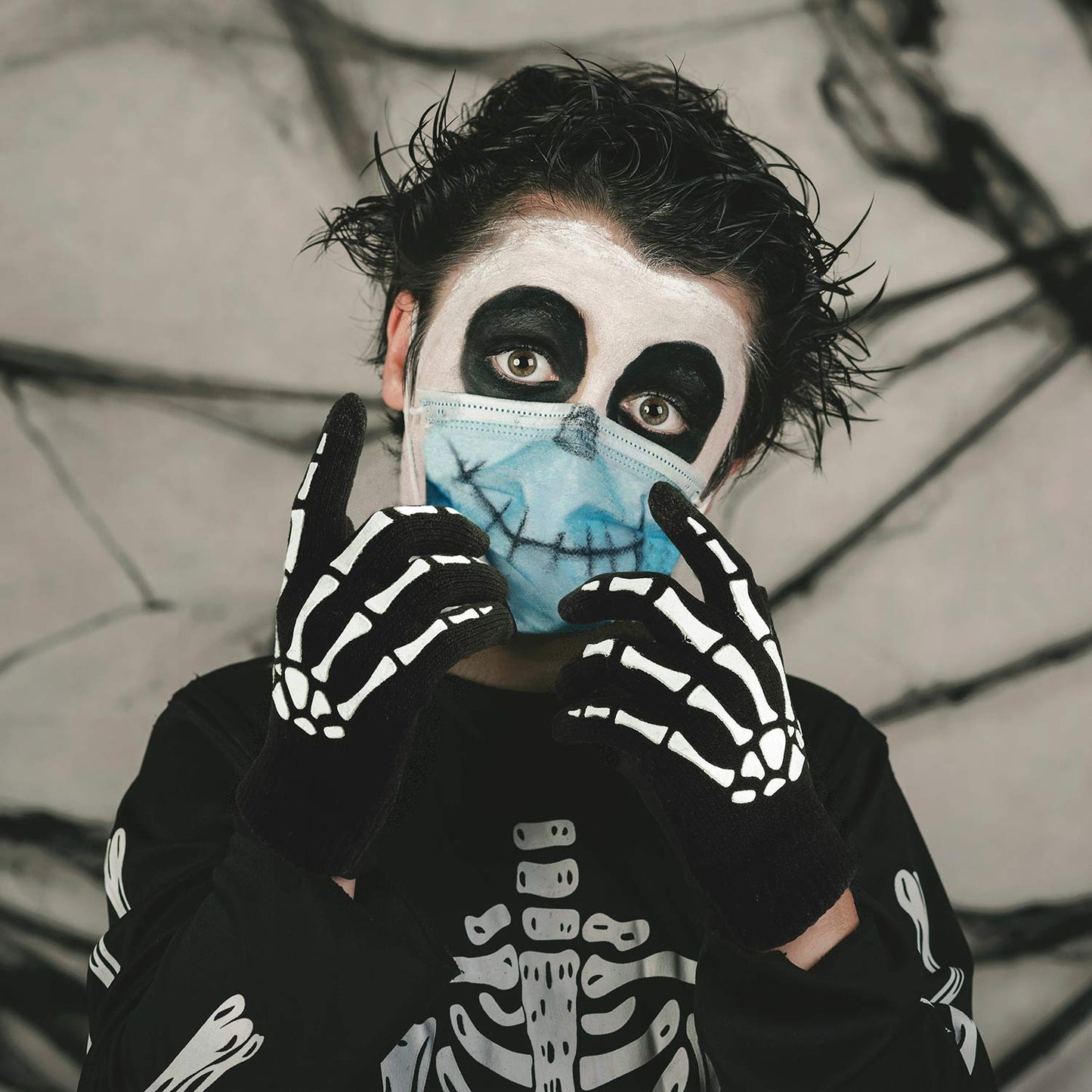 Cooraby 3 Pairs Kids Skeleton Touchscreen Gloves Halloween Glow in The Dark Full Finger Skull Bone Gloves