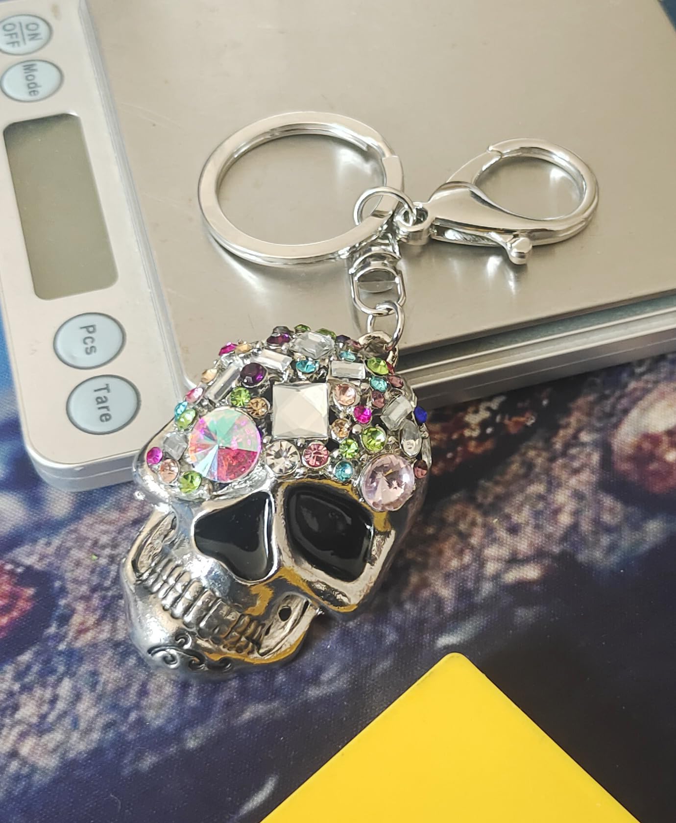 JIAHATE Skull Keychains for Women,Inlaid Multicolor Rhinestone Skull Key CharmTrendy and Punk Style Skeleton Head Key Chain Unisex Gift