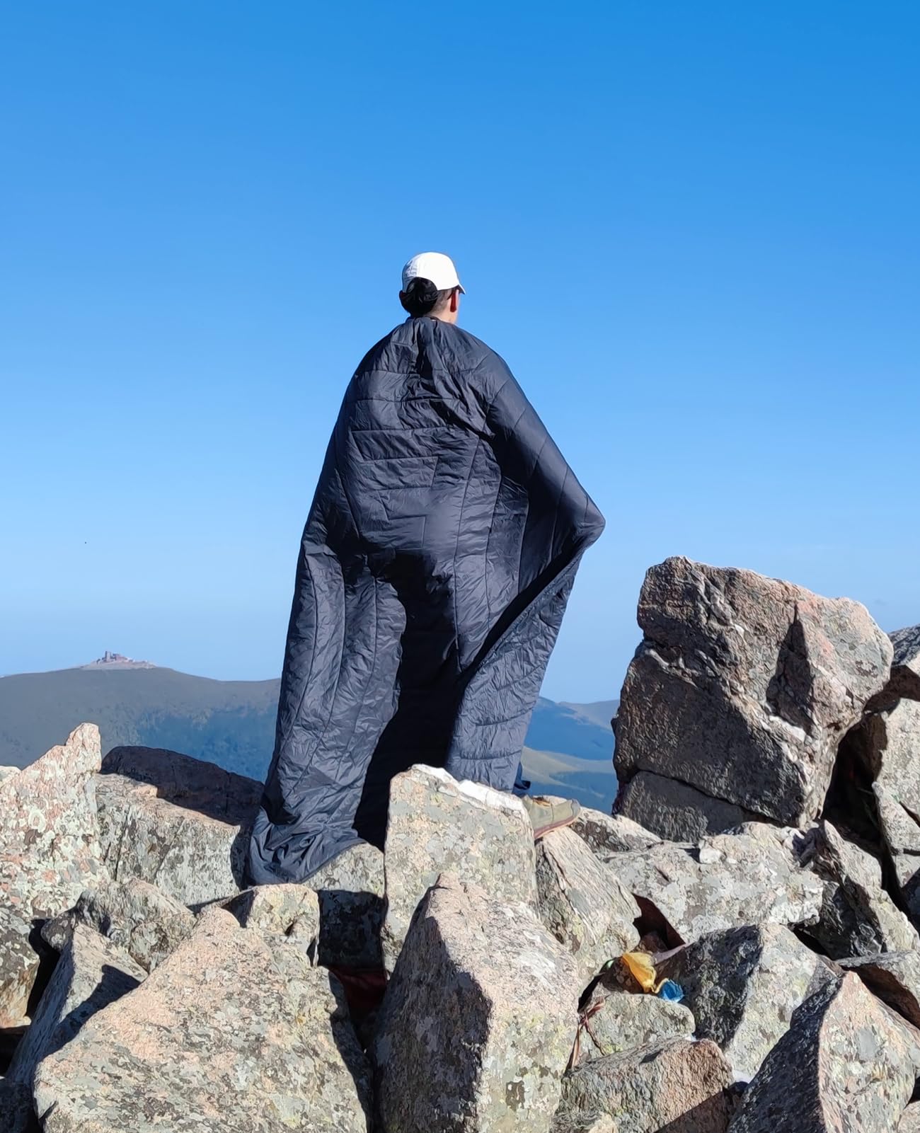 iClimb 3M Thinsulate Insulation Warm Camping Blanket Ultralight Compact (Dark Grey)