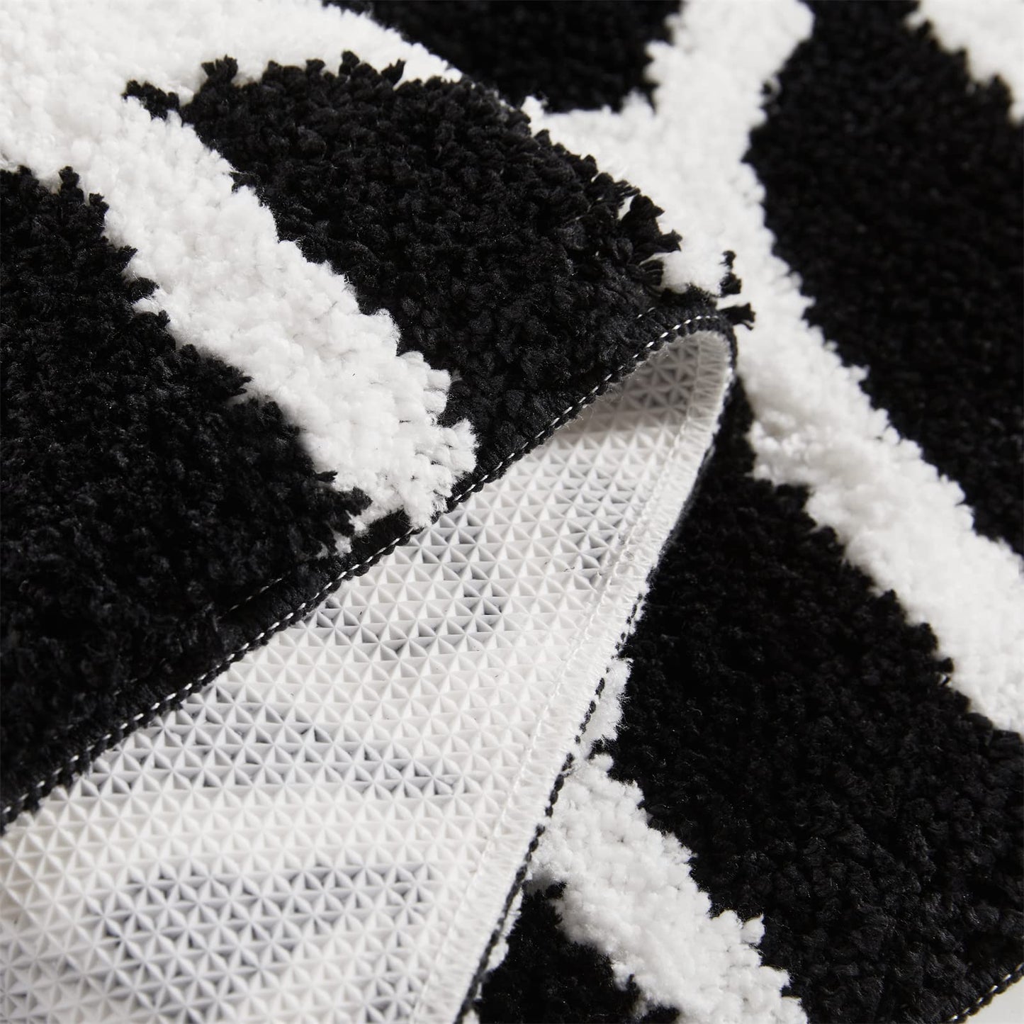 Estmy Gothic Bath Mat Spider Web Black Halloween Bathroom Rugs Non Slip Machine Washable, Funky Spooky Cute Fun Bath Mat Shower Rugs Halloween Bathroom Decor Ultra Soft Great Absorbency