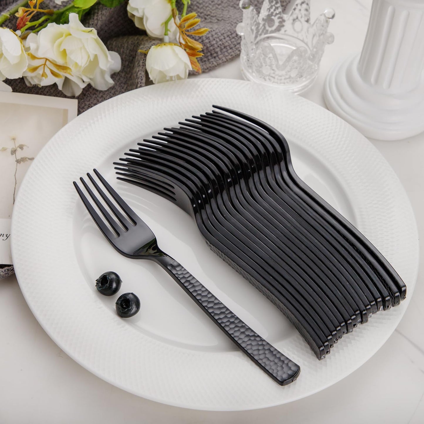KIRE 400PCS Black Plastic Spoons and Forks Disposable - Black Plastic Silverware Set Disposable Cutlery - 200 Forks, 200 Spoons for Halloween Party/Wedding