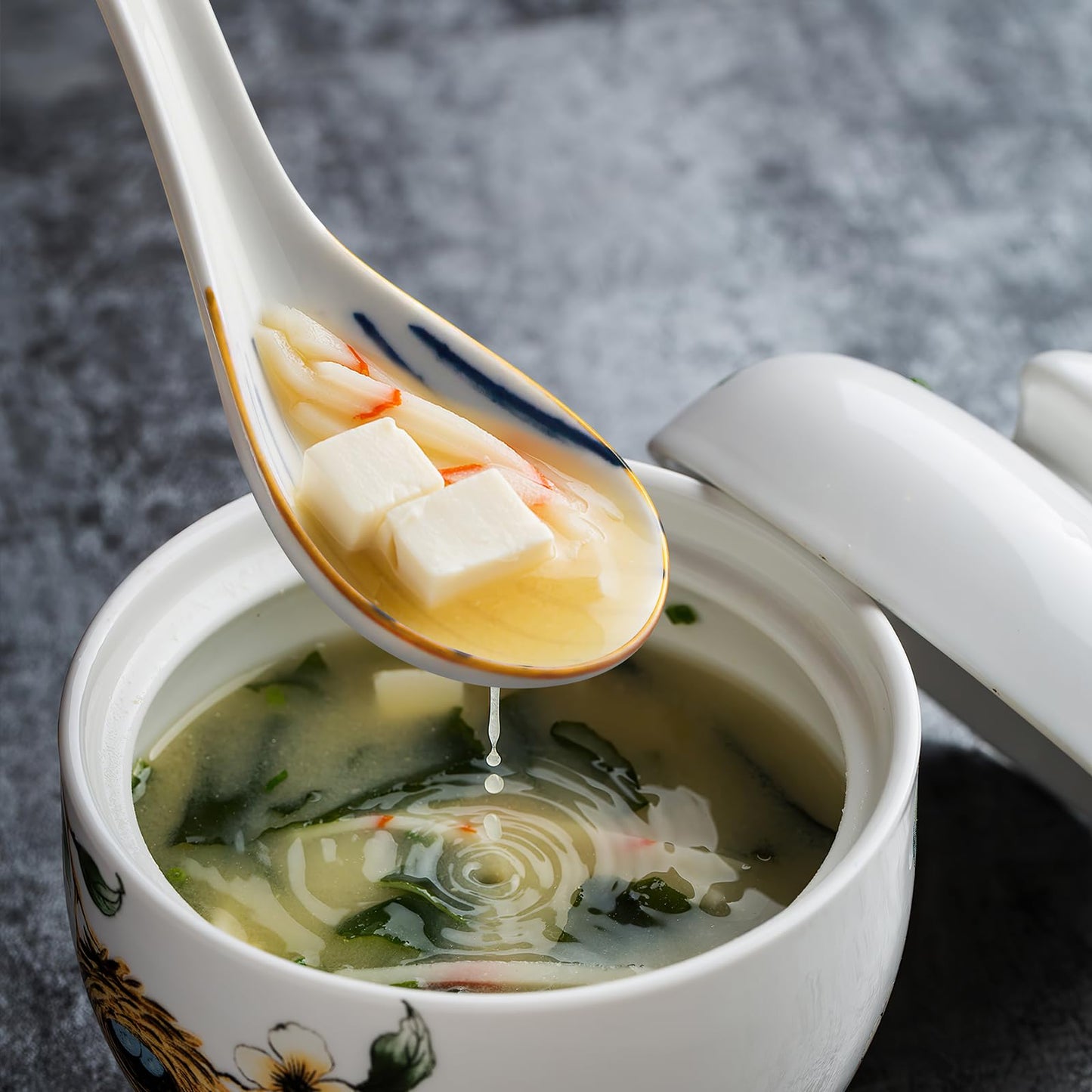 IQCWOOD Asian Soup Spoons, 6.2inch Ceramic Chinese Soup Spoons, Japanese Soup Spoon for Ramen Pho Wonton Dumpling Miso,4pcs