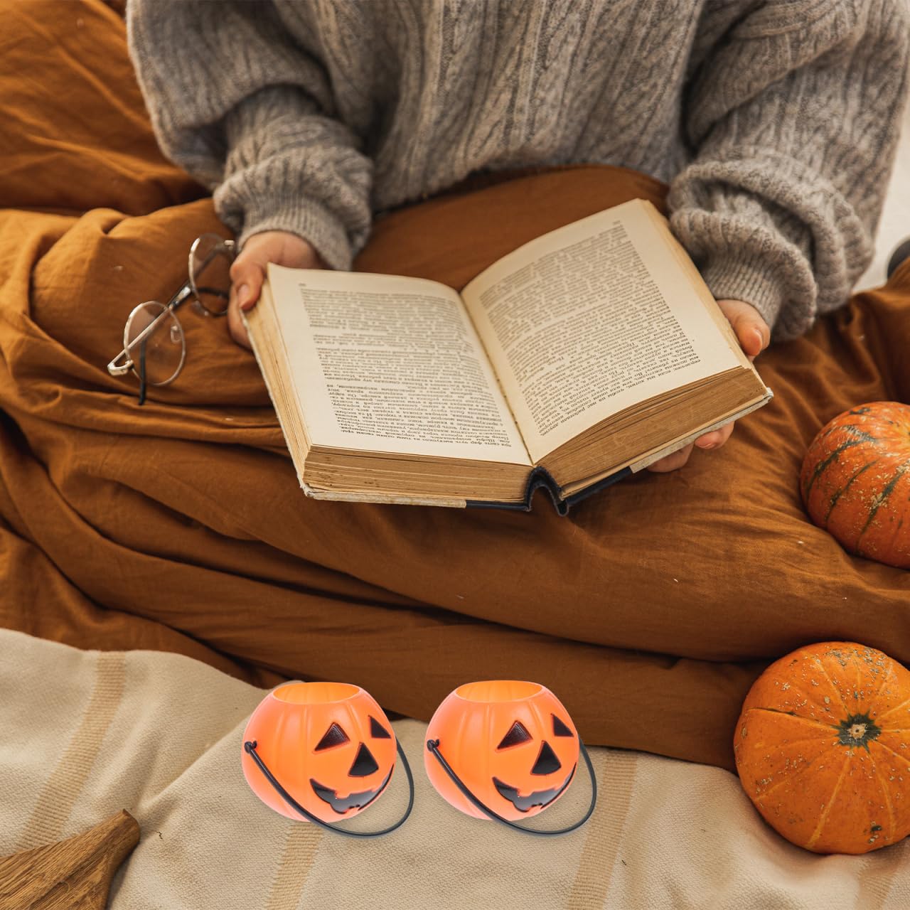 Kisangel 8pcs Pumpkin Bucket Plastic Buckets with Handles Candy Buckets for Kids Trick or Treat(3.14X2.36X1.77inch)