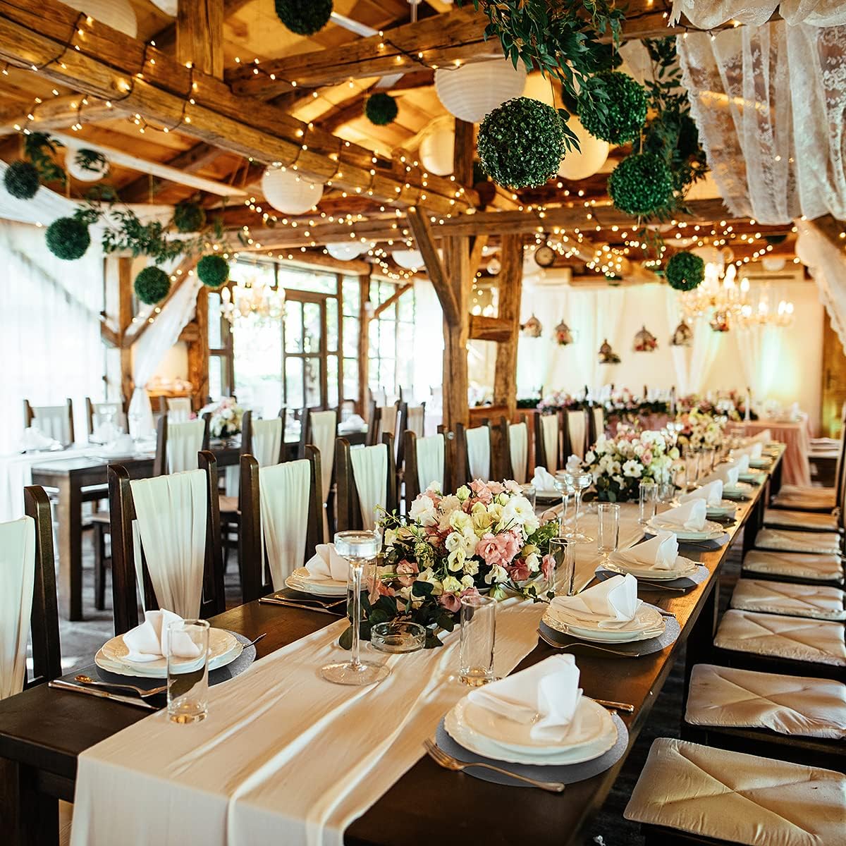 Datyiiha 50 Pieces Silver Glitter Paper Place Mats Sparkle 14'' Round Disposable Table Mats Silver Sequin Doilies Decorative Placemats for Wedding Banquet Party Home Dining Tableware