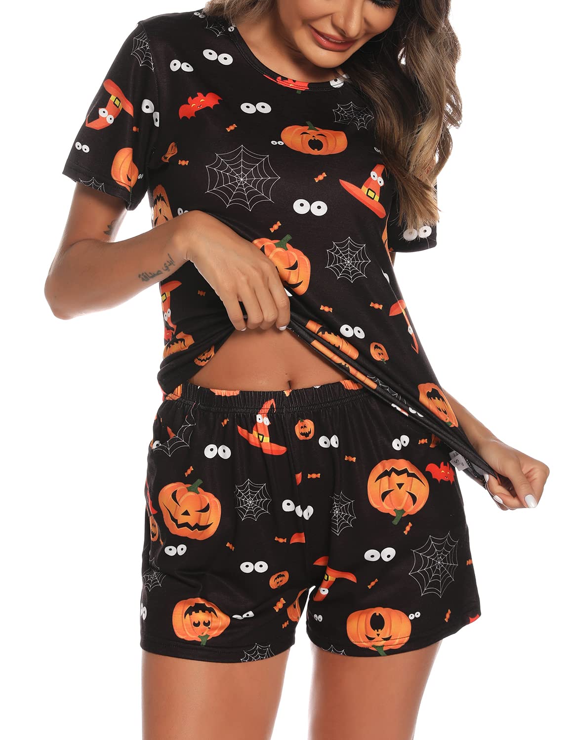 EISHOPEER Women's Halloween Pajamas Cute Print Tee and Shorts Sleepwear Pjs Sets Sleepwear Black M
