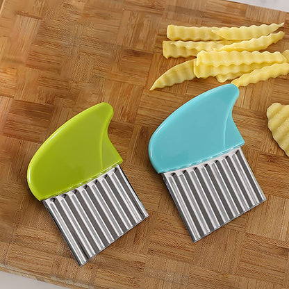 Crinkle Cutter, Stainless Steel Waffle Fry Cutter, Wavy Chopper for Veggies Potato Carrots Butter Lettuce, 2 PCS(Green and Blue)
