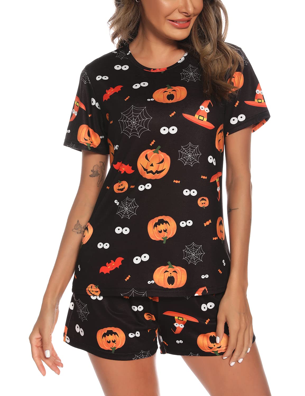 EISHOPEER Women's Halloween Pajamas Cute Print Tee and Shorts Sleepwear Pjs Sets Sleepwear Black M