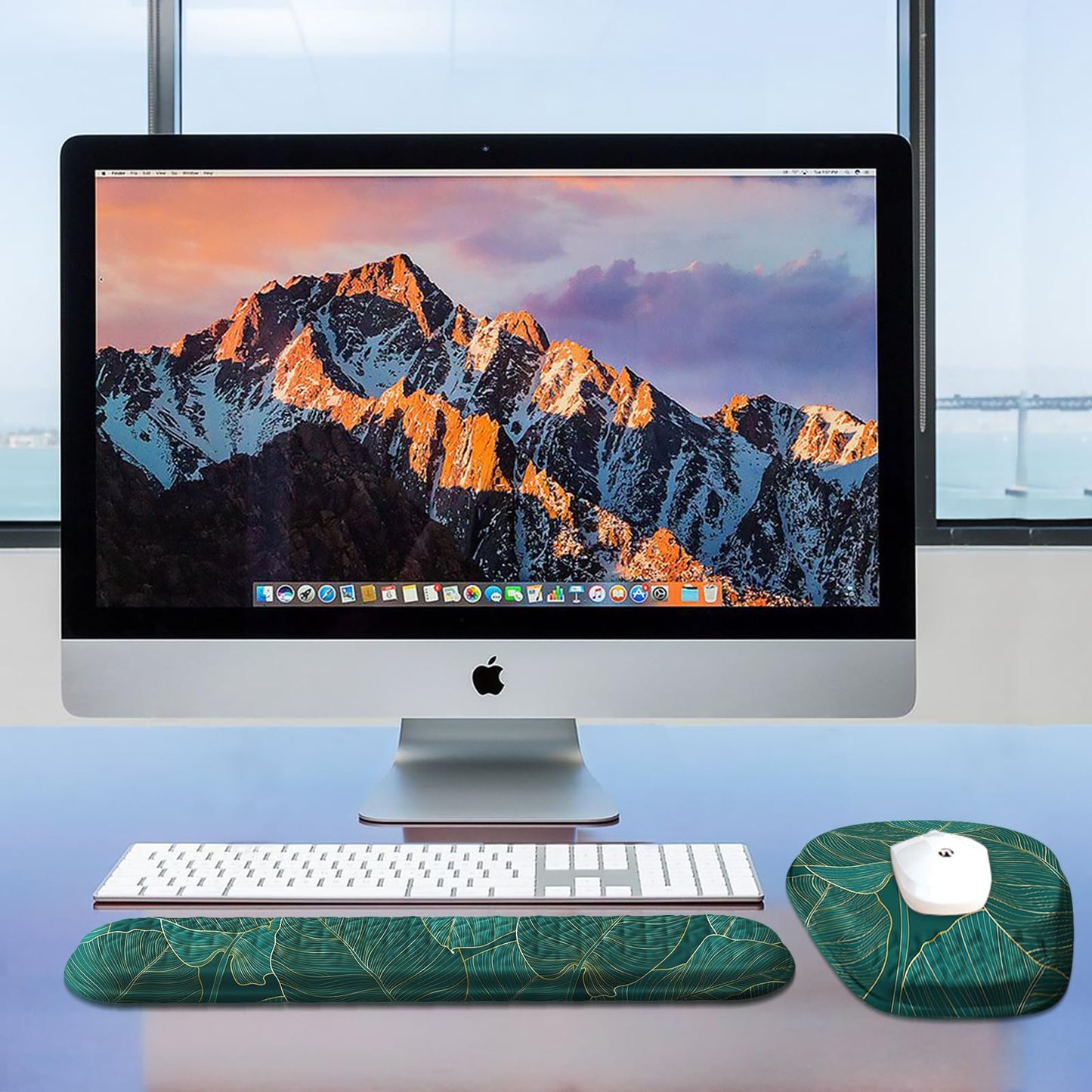 Laokiiy Mouse Pad with Wrist Rest, Comfortable Memory Foam Wrist Rest for Computer Keyboard, Ergonomic Mouse Pad Set for Easy Typing & Pain Relief for Office & Home, Green