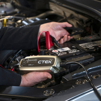 CTEK MXS 5.0, Fully Automatic 12V 4.3 Amp Battery Charger and Maintainer, Unique 8 Step Charging, Simple Plug and Play Operation, Desulphation Function with Built-in Temperature Compensation