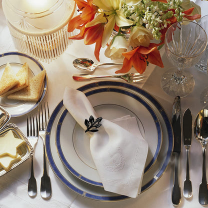 KPOSIYA Napkin Rings Set of 20 Hollow Cut Metal Napkin Holder Dinning Table Setting for Wedding Party Banquet Christmas Dinner Delicate Serviette Buckles Decor (Ye Zi-Black 20