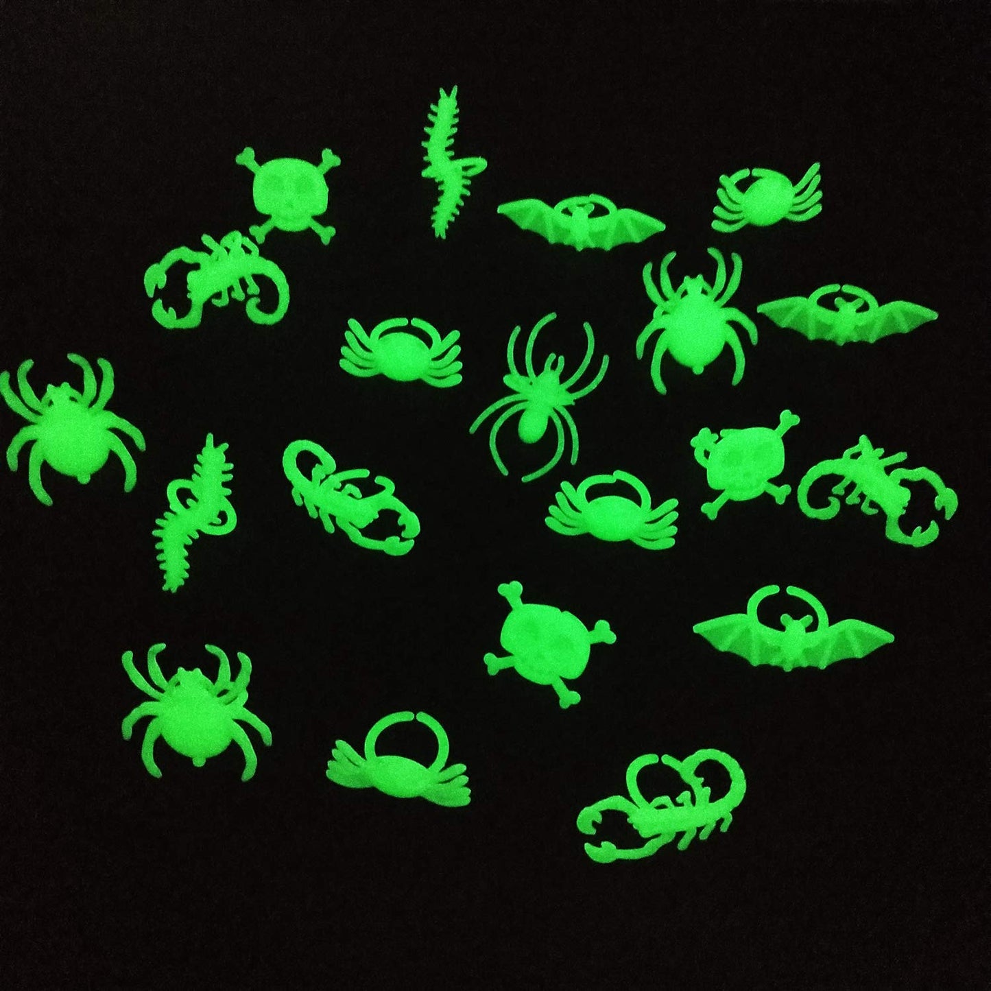 kockuu 56pcs Spider Rings Glow in The Dark Plastic Bugs Insects Ring Toys for Kids Toddlers Halloween Party Favors Trick or Treat Rings April Fool's Day Prank Gifts