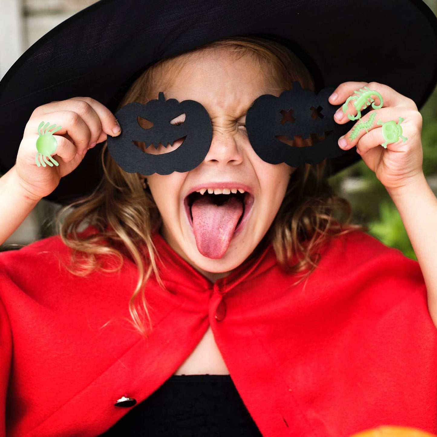 kockuu 56pcs Spider Rings Glow in The Dark Plastic Bugs Insects Ring Toys for Kids Toddlers Halloween Party Favors Trick or Treat Rings April Fool's Day Prank Gifts