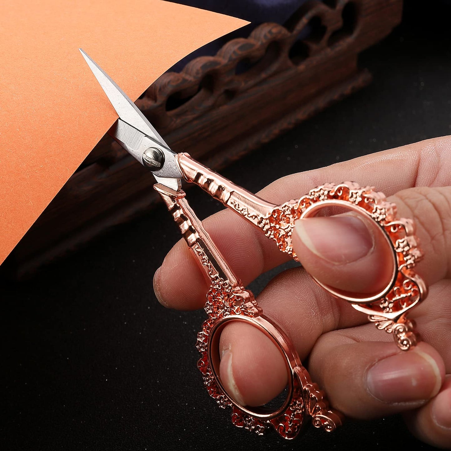 HITOPTY Sewing Scissors Embroidery Scissors, 4.5in Rose Gold Crochet Scissor with Sheath for Craft Cross Stitch Needlework Artwork Thread Yarn Cutting