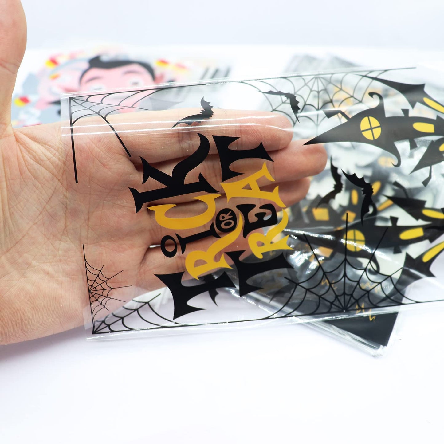 VEYLIN 120Pcs Halloween Cellophane Treat Bags, Cartoon Clear Candy Bags with Twist Ties for Halloween Party Favors Supplies