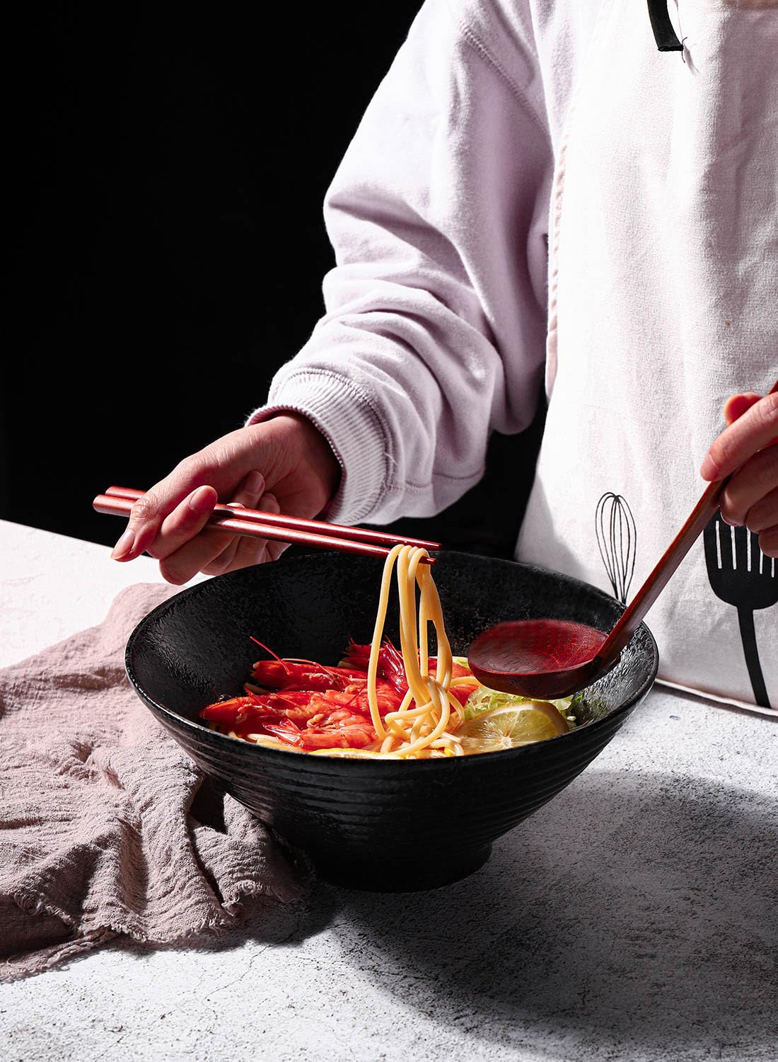 Kanwone Ceramic Japanese Ramen Bowl Set, Noodle Soup Bowls - 60 Ounce, with Matching Spoons and Chopsticks for Udon Soba Pho Asian Noodles, Set of 2, Black