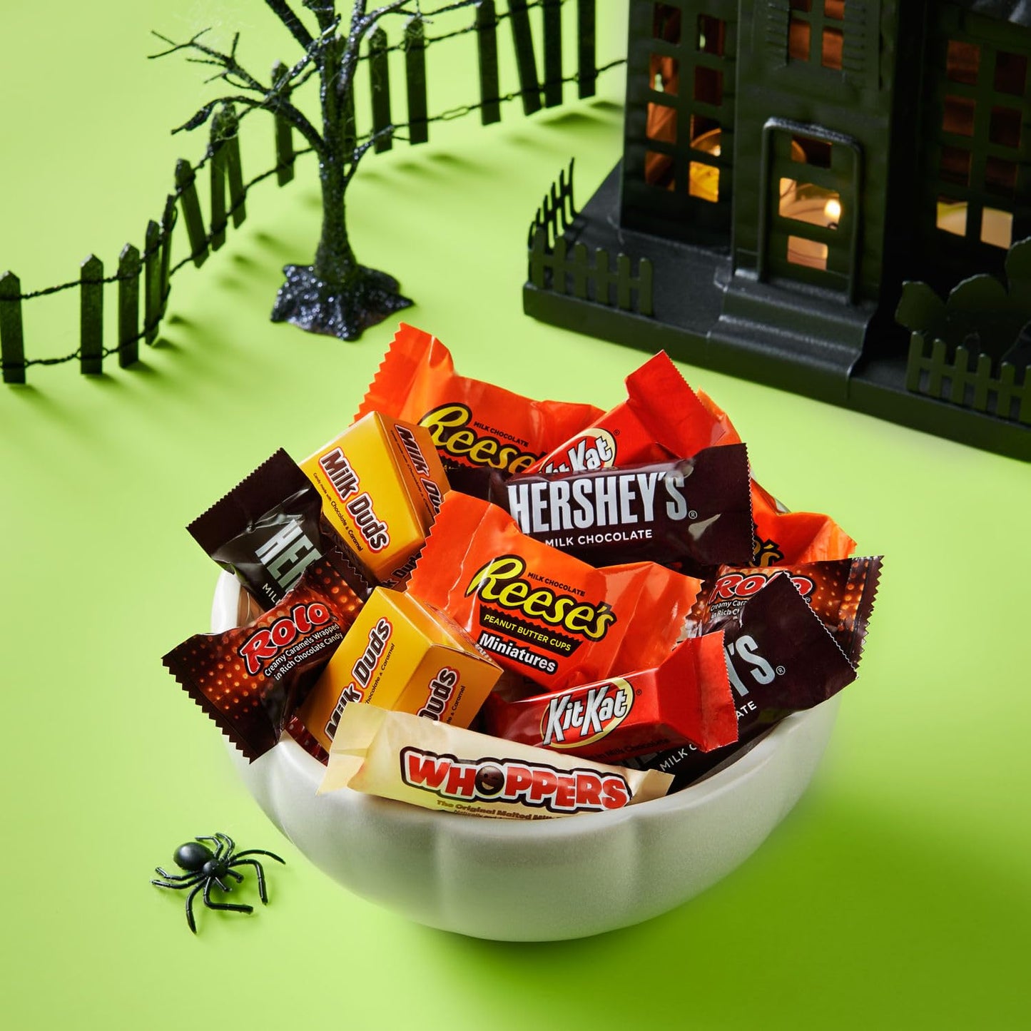 Hershey Miniatures Assorted Flavored, Halloween Candy Bulk Bag, 35.93 oz (115 Pieces)