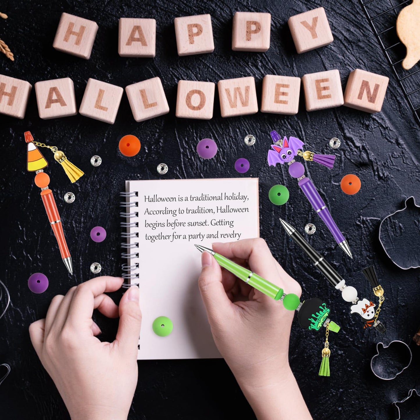 CZWZ Halloween Beadable Pens, Plastic Beadable Pens with 8 Pcs Multicolor Silicone Beads, Halloween Pumpkin Bat Skull Ghost Witch Hat Pens for Halloween Gifts Office Supplies