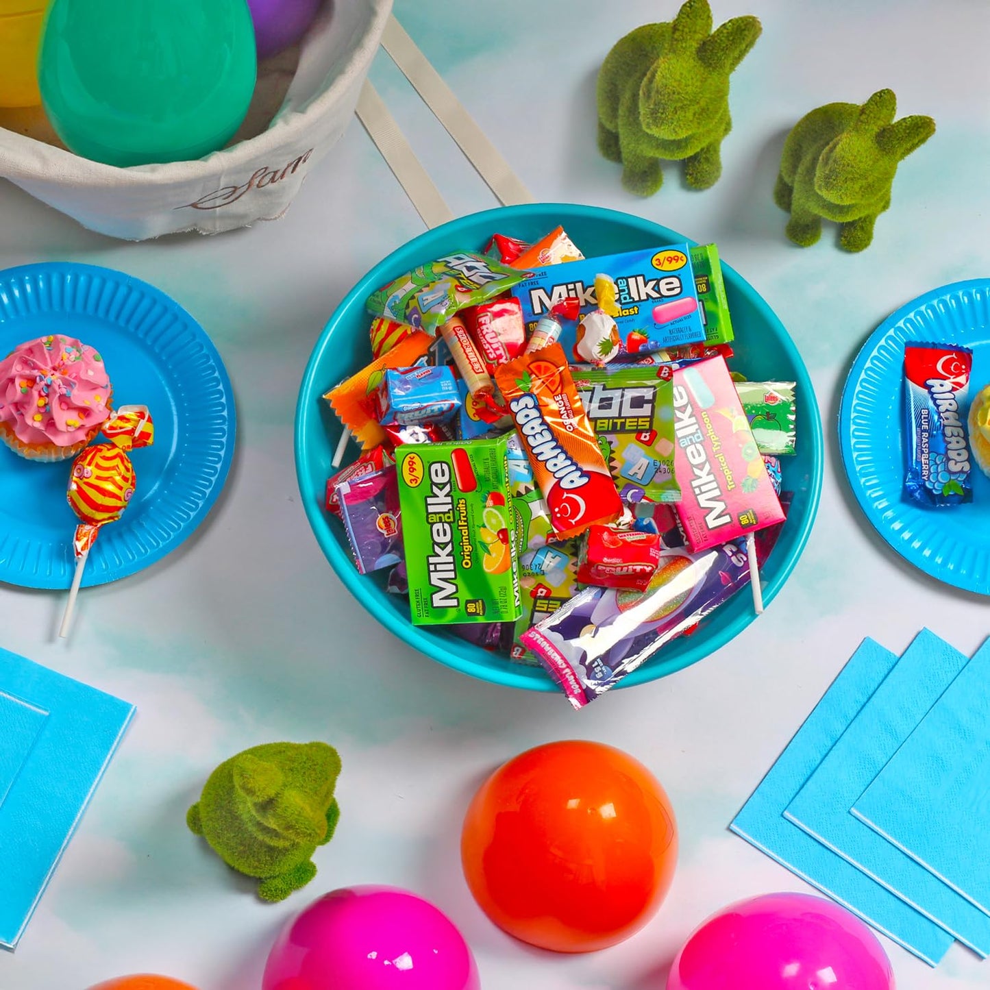 Halloween Bulk Party Mix - 8 Pounds - Variety Parade Candies - Piñata Candies - Individually Wrapped Candy - Assorted Candy