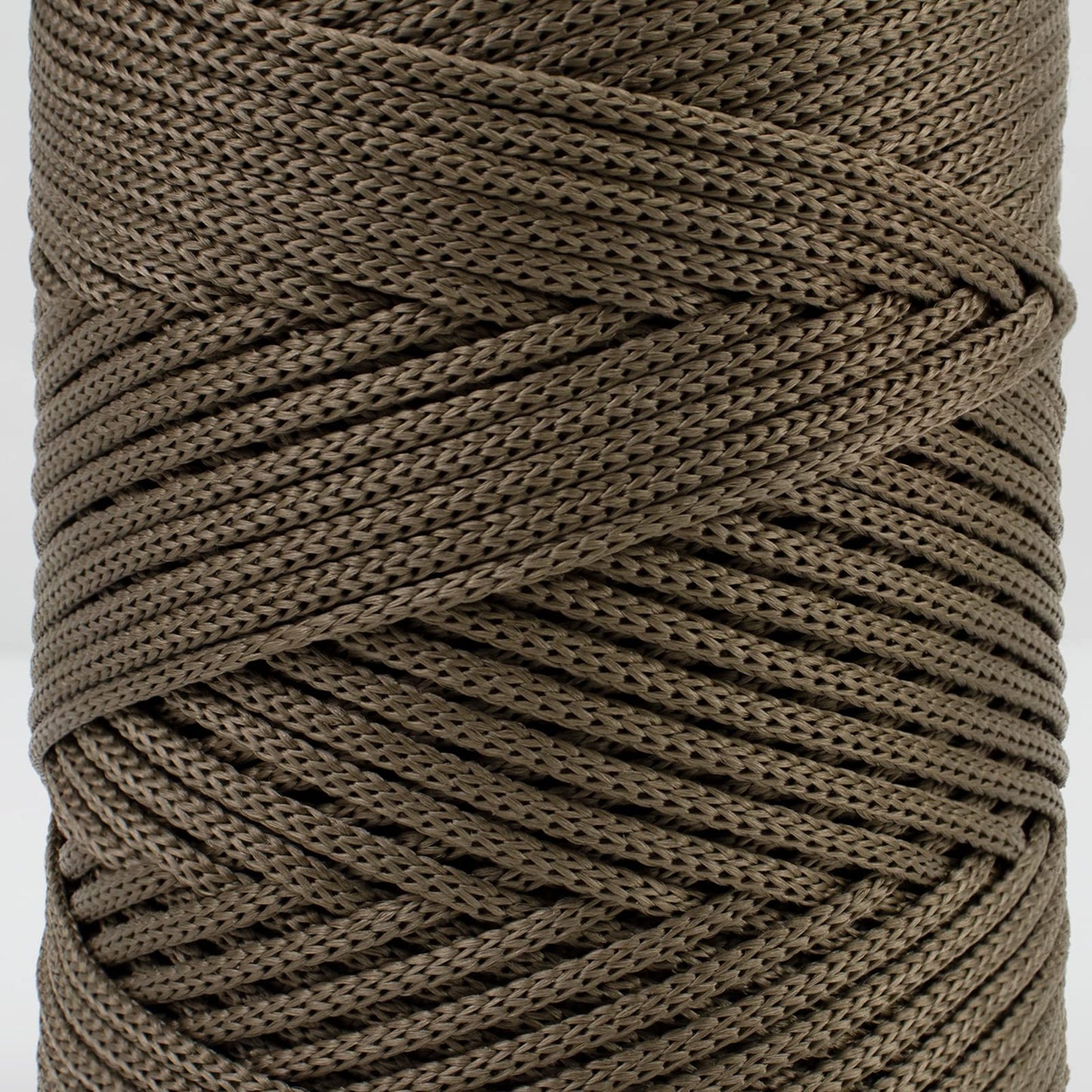 LEREATI Polyester Yarn 3 mm x 170 m, Macrame Yarn 3 mm Braided Macrame Cord Colourful, Macrame Cord 3 mm Coloured for Gift, Crochet Bag, Shoulder Bag, Place Plate, Home Decorations (Off White)