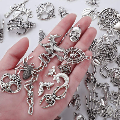 Hicarer 80 Pieces Antique Silver Pendants Charms Pendants Halloween Jewelry Making Accessory for DIY Necklace Bracelet(Skull)