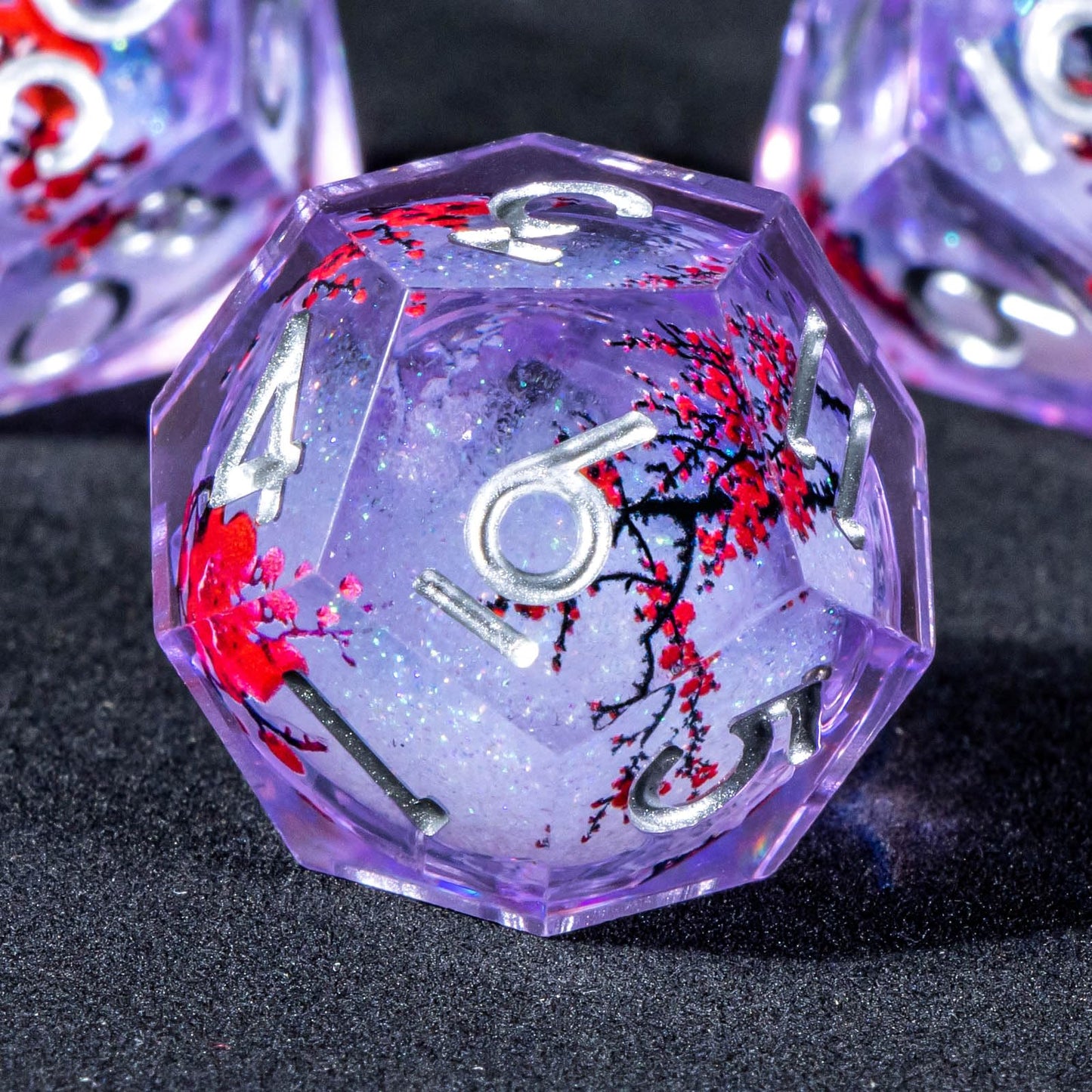 KERWELLSI Liquid Core Flower DND Dice Set with Box, 7Pcs Resin Plum Blossom Resin Sharp Edge Polyhedral Dice, Purple Role Playing Dice D20 D12 D10 D8 D6 D4