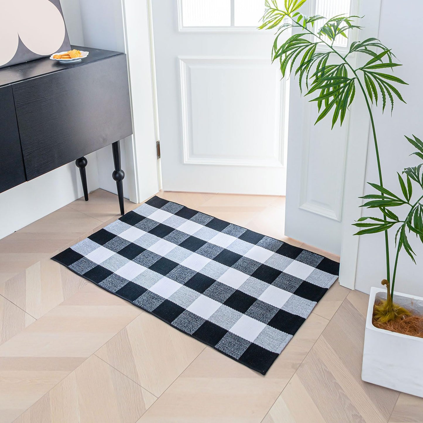 Cotton Buffalo Plaid Rugs 27.5"x43"(2.3'x3.6'),Complete Home Rug Hand-Woven, Indoor/Outdoor Use,Black & White Checkered Rug-Layered Door Mats, Washable for Front Porch, Kitchen, Farmhouse