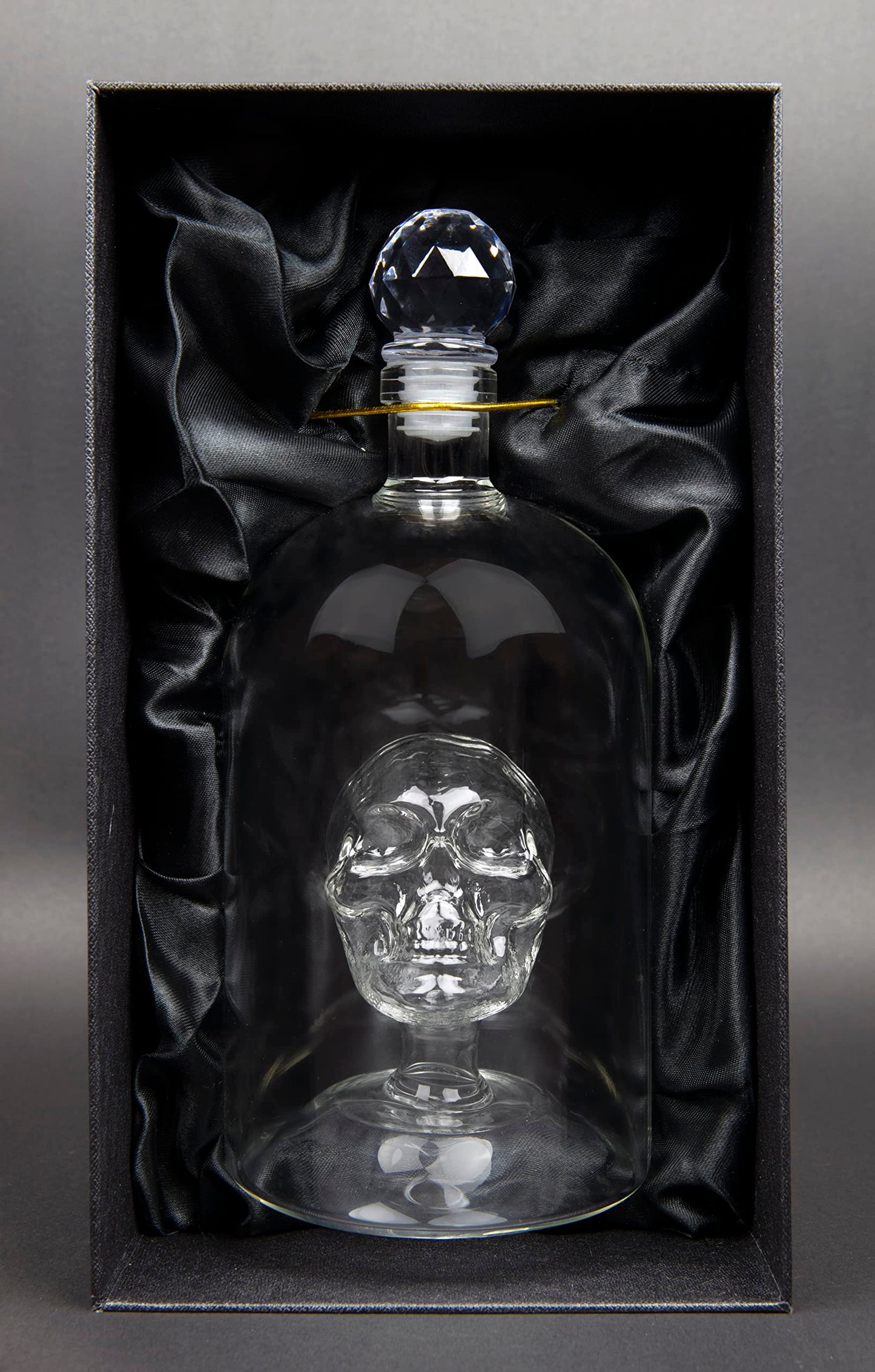 Kobi & Knight Premium Skull Decanter - Borosilicate Glass - for Vodka, Whiskey, Rum, Gin, Tequila Bottle - 25fl oz / 750ml Skull Barware