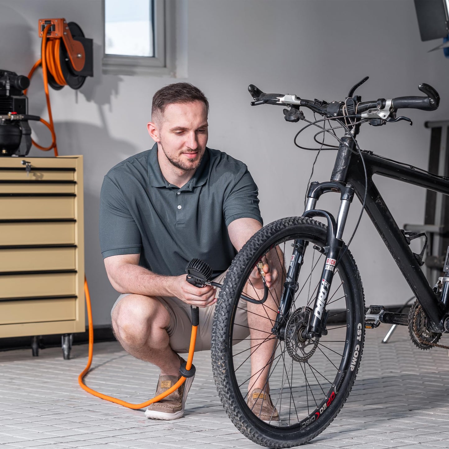 Giraffe Tools TA15BPLUS Retractable Air Hose Reel with Swivel Bracket 3/8" x 50 ft Hybrid Hose, Ceiling/Wall Mounted Heavy Duty Industrial Air Compressor Hose Reel, 300PSI, 50ft