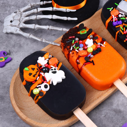 16 Pcs Edible Halloween Cupcake Toppers, 8 Pumpkin Cupcake Toppers, 8 Ghost Cake Decorations, Halloween Cake Decorations for Cookies, Cakecircle, Cupcakes, macarons, and Ice Cream