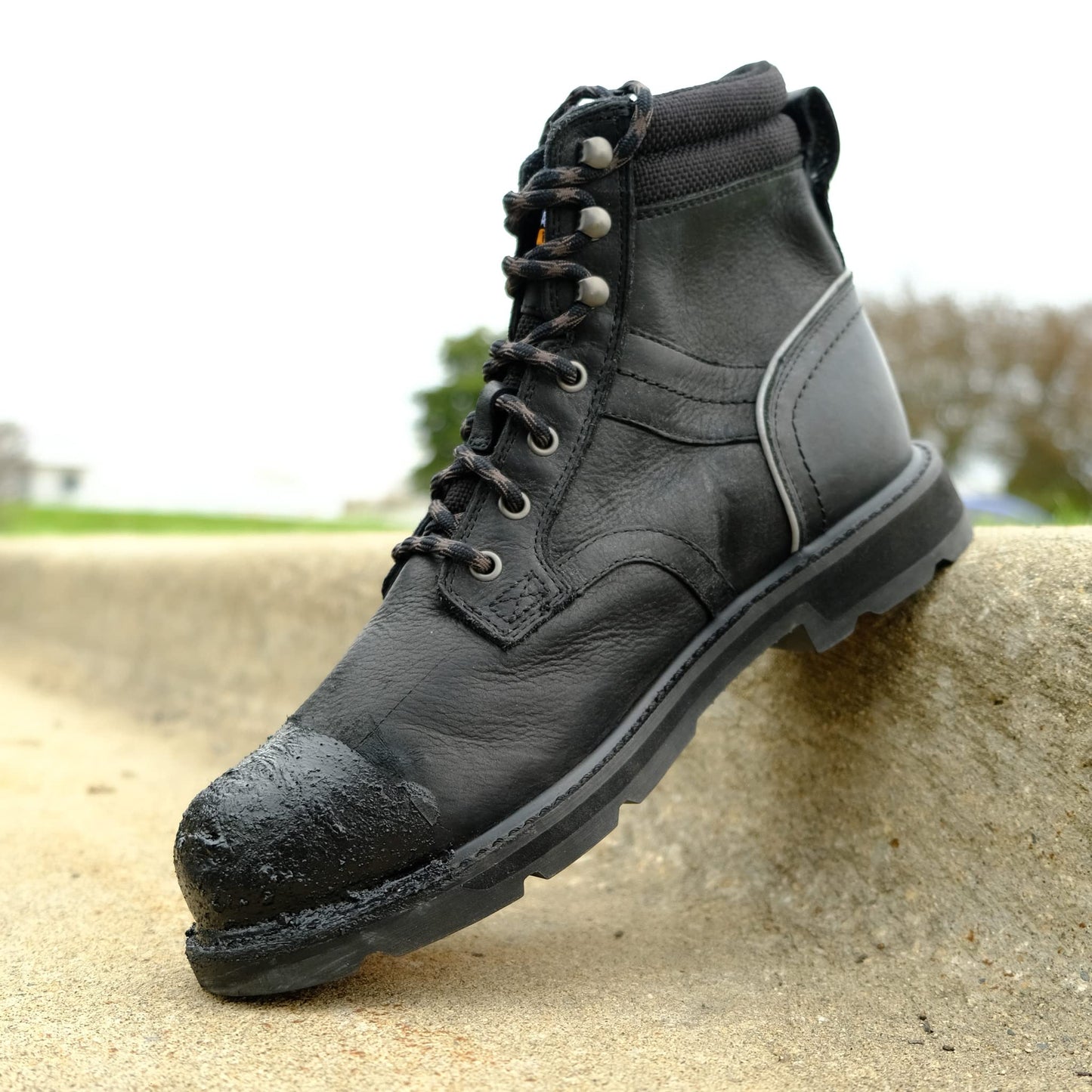 Leather Hero Toe Armor Boot Guard Brush on Work Boot Protector- Gives Your Boots Extra Life- 3oz (Black)