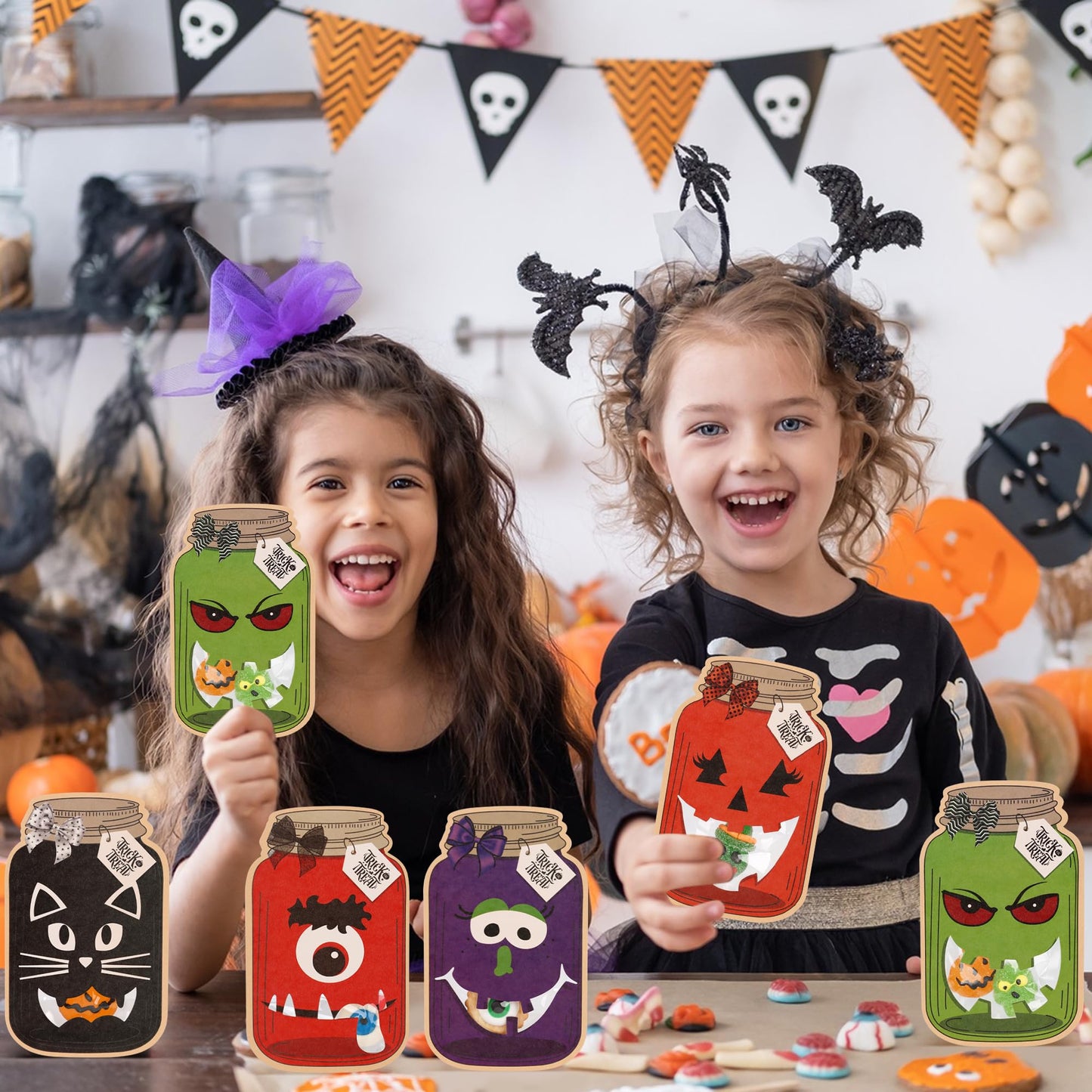 Giiffu 50-Pack Halloween Mason Jar Cards with 50 Clear Treat Bags – DIY Trick-or-Treat Goodie Bags for Kids, Classroom Halloween Party Favors & Gift Exchange