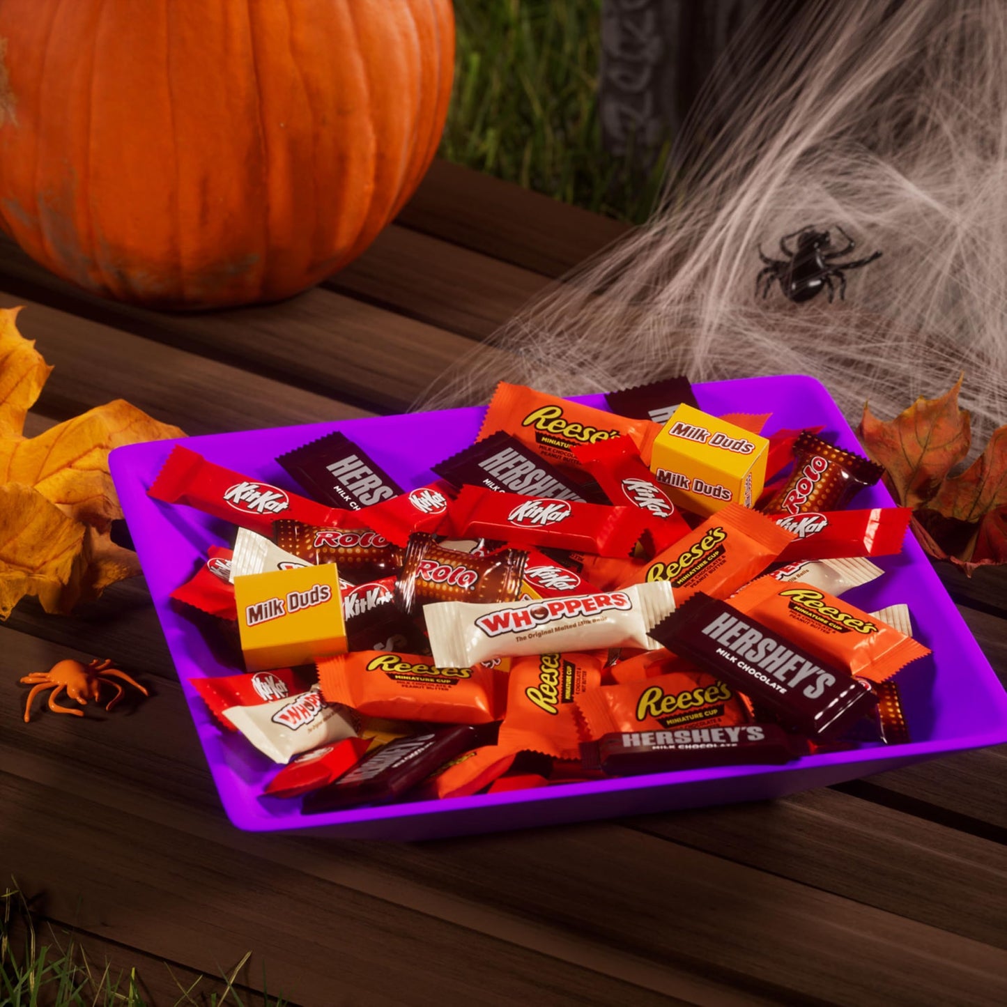 Hershey Miniatures Assorted Flavored, Halloween Candy Bulk Bag, 78.24 oz (275 Pieces)