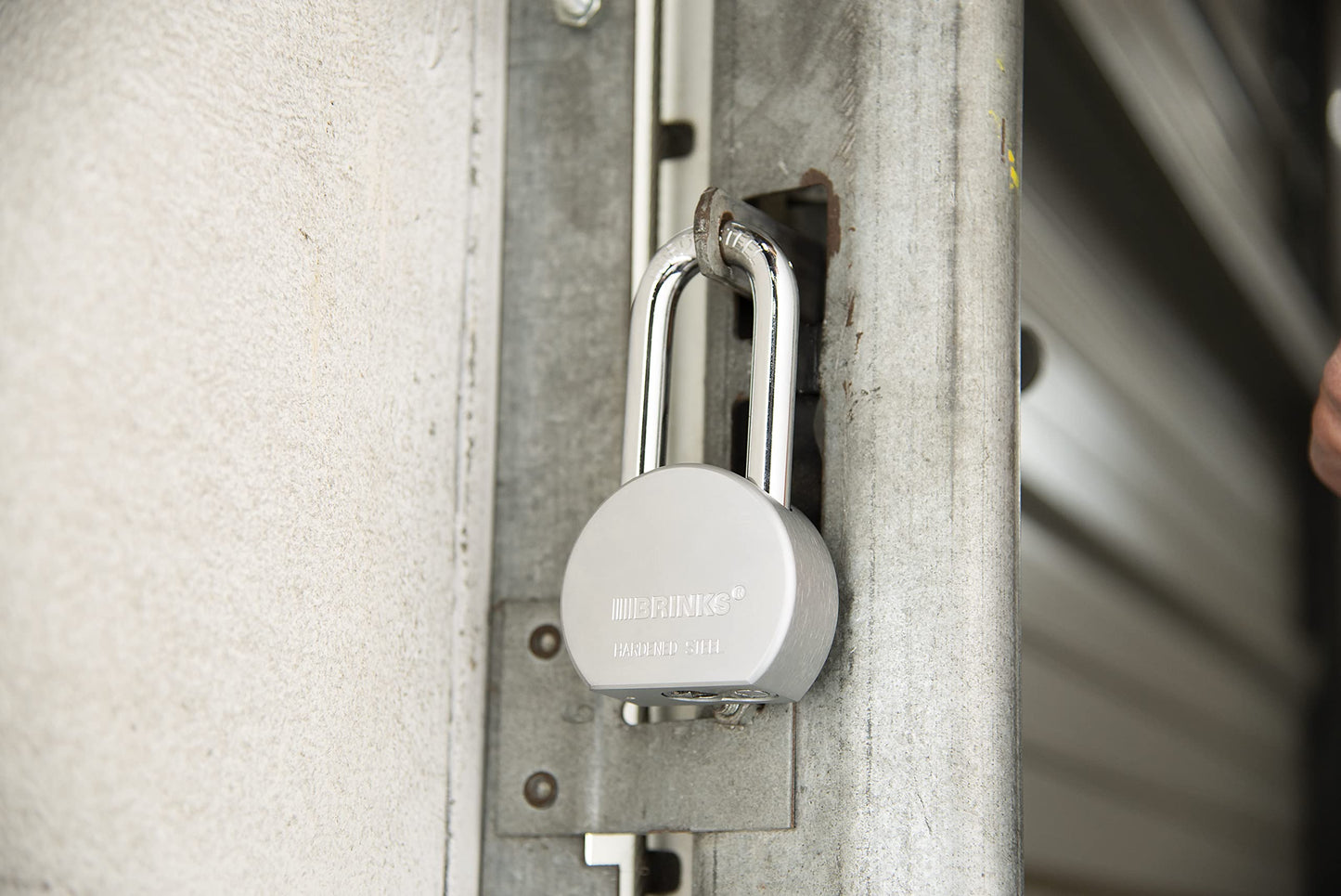 BRINKS Heavy Duty Padlock with Key, 64 mm Commercial Solid Steel with Boron Shackle for Secure Entry, Keyed Padlocks