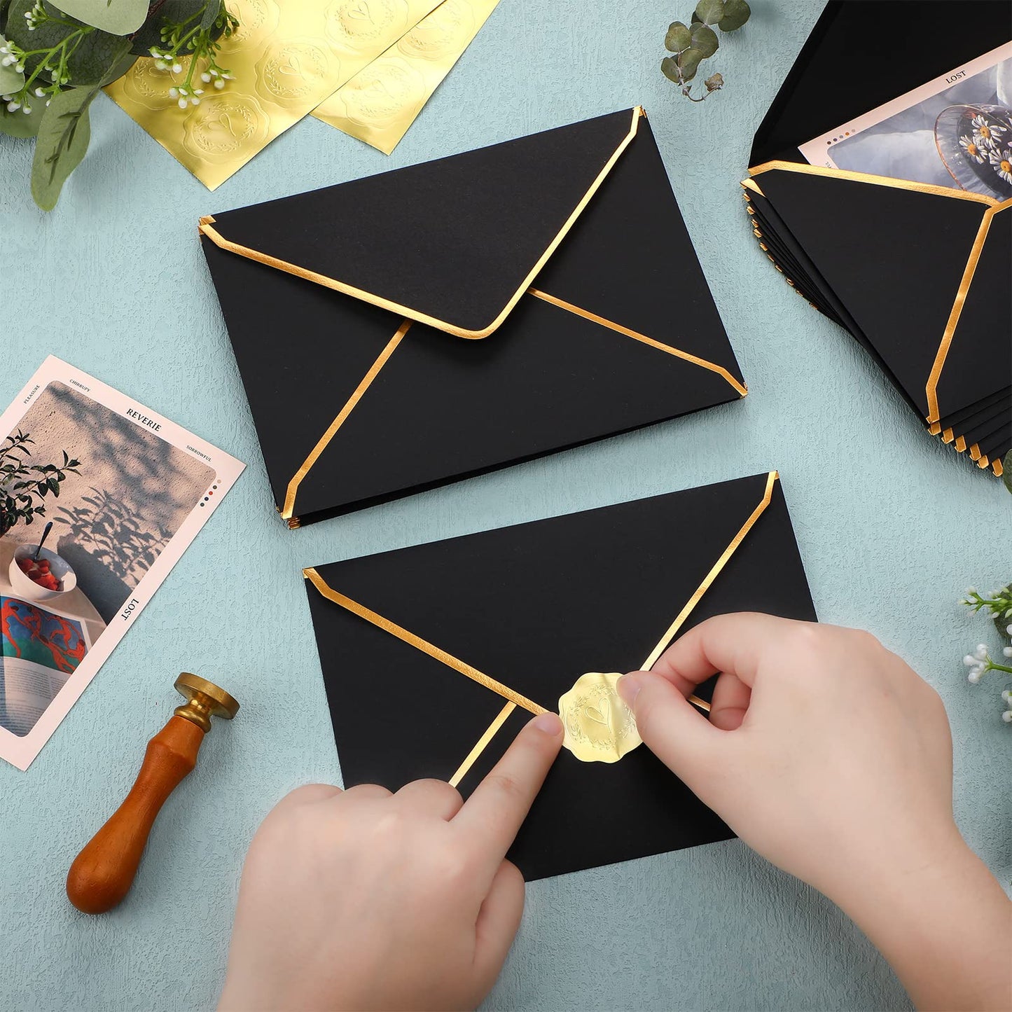 50 Pcs A7 Envelopes 5 x 7 Card Envelopes V Flap Mailer with Gold Border for Office Wedding Invitation Cards Graduation Baby Shower Greeting Cards(Black)