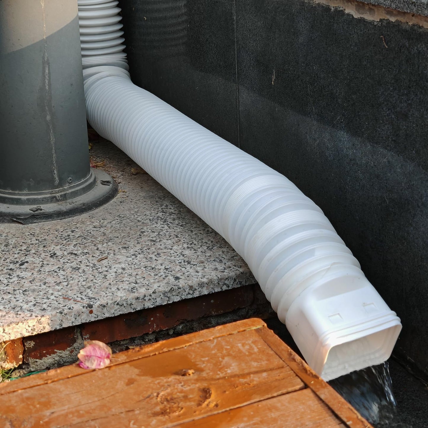 HAHOME 2 Pack Rain Gutter Downspout Extensions,Drain Downspout Extender Diverter, Flexible Downspout Extensions Can Extendable from 21 to 60 Inches (White)