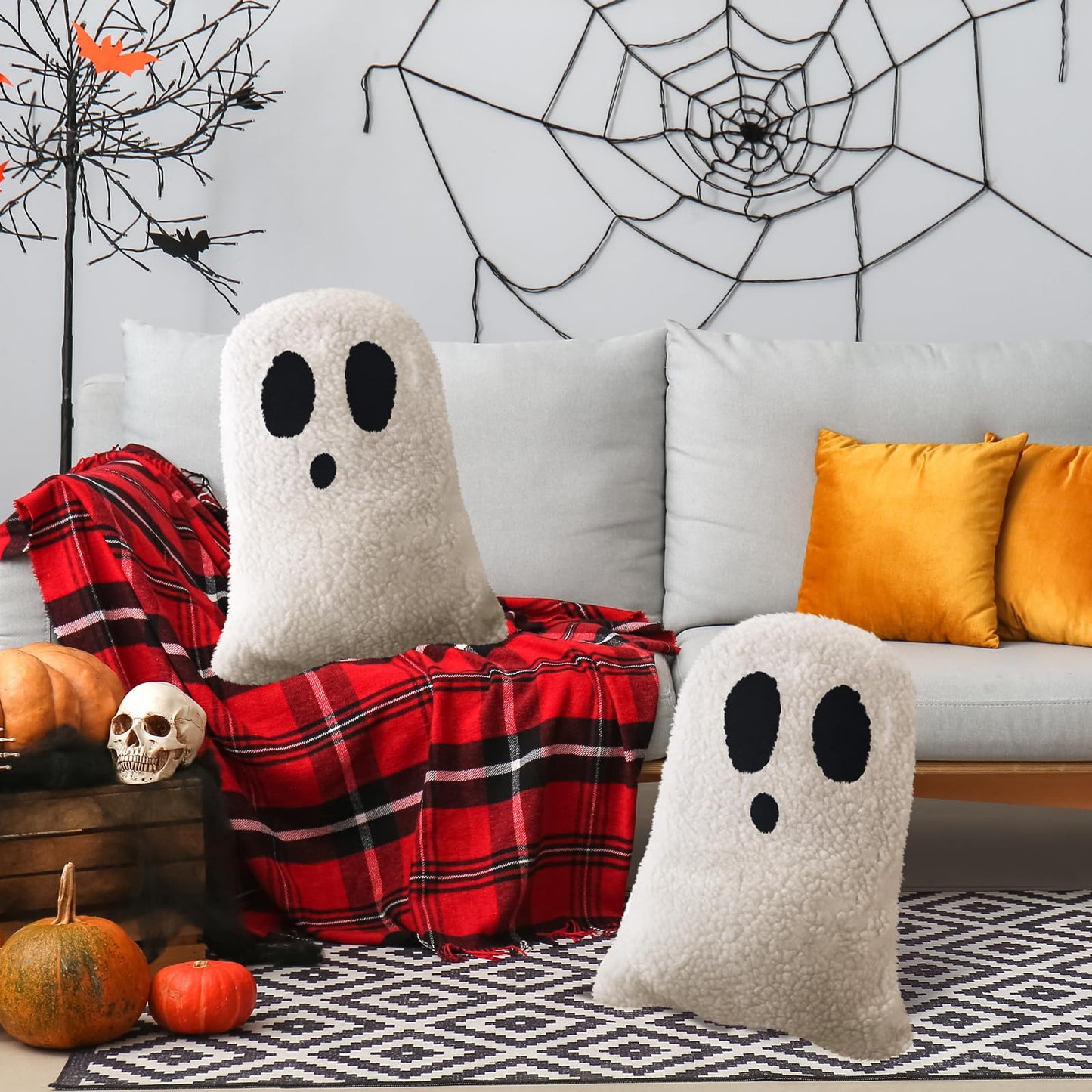Kigley 2 Pcs Ghost Shaped Pillows Halloween Throw Pillows for Sofa Bed Couch Ghost Decor Stuffed for Halloween Party Outdoor Home Decorations Cushion (11.81 x 7.87 Inch)