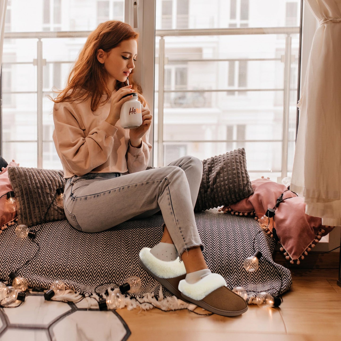 Jerzmy Fuzzy Slippers for Women, Memory Foam Cushion Womens House Slippers Suede Fluffy Faux Fur Lining Comfy Home Shoes for Indoor Outdoor Bedroom Garden Winter Brown Size 7