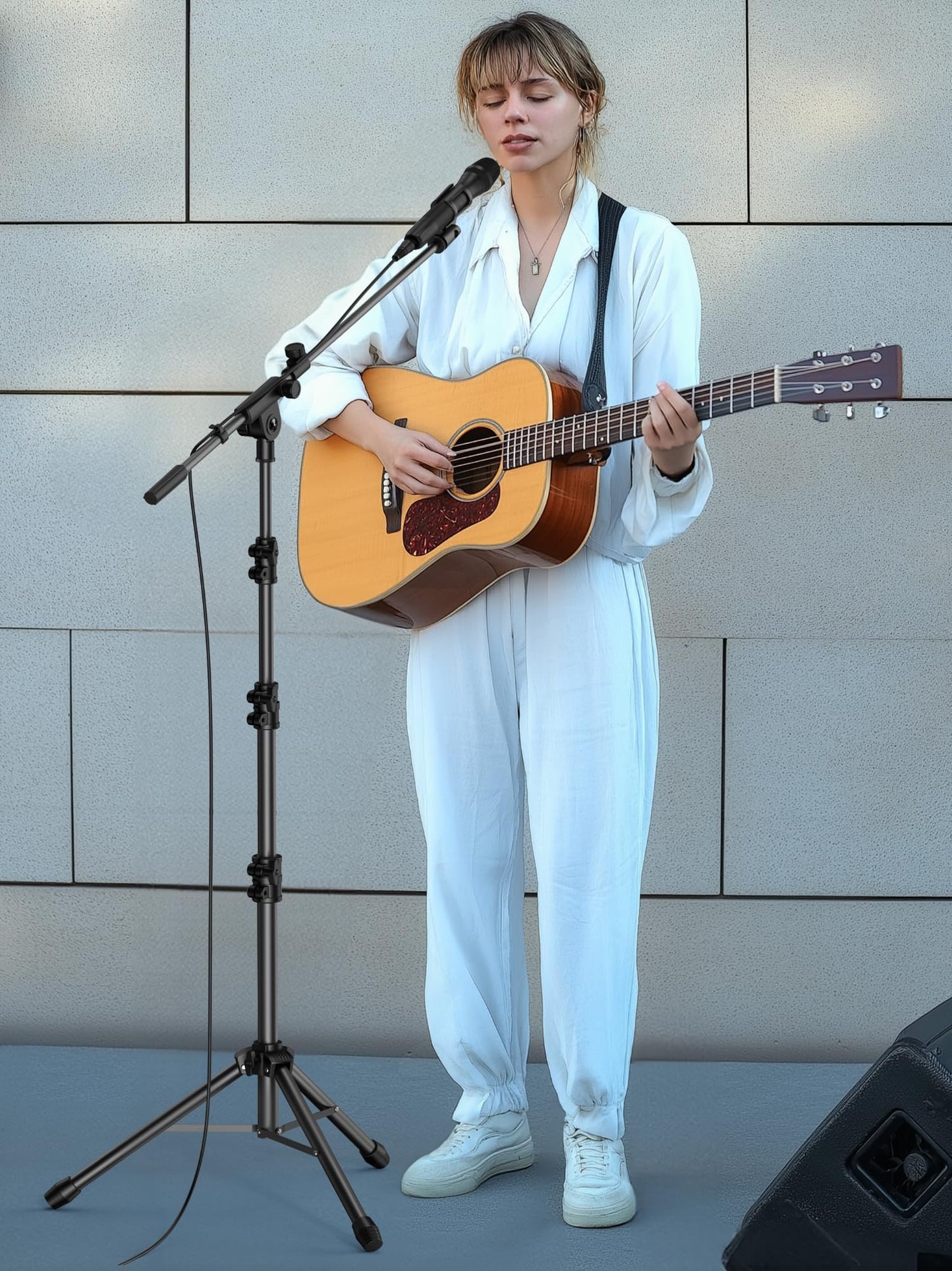 InnoGear Microphone Stand, Tripod Boom Arm Floor Mic Stand Height Adjustable Heavy Duty with Carrying Bag 2 Mic Clips 3/8" to 5/8" Adapter for Singing Podcast for Blue Yeti Shure SM58 SM48 Samson Q2U